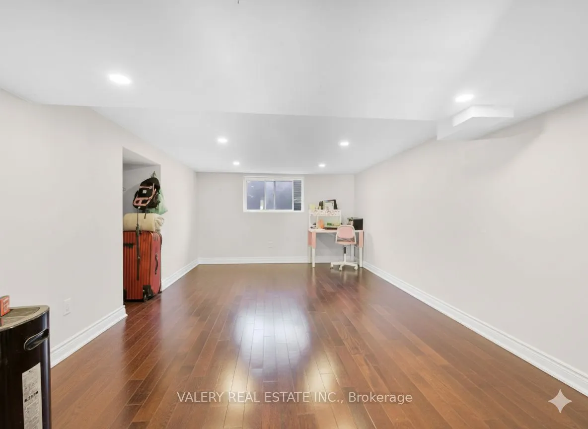 7 Ellsworth Avenue