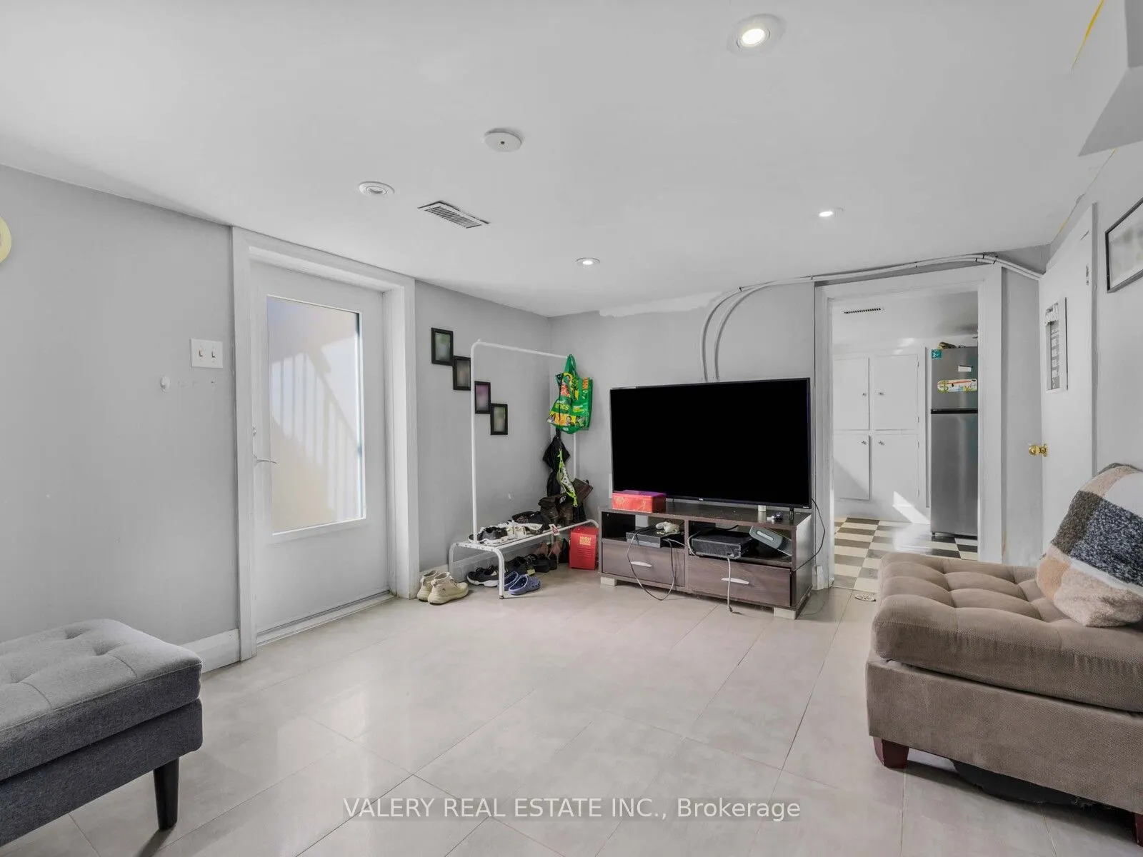 7 Ellsworth Avenue