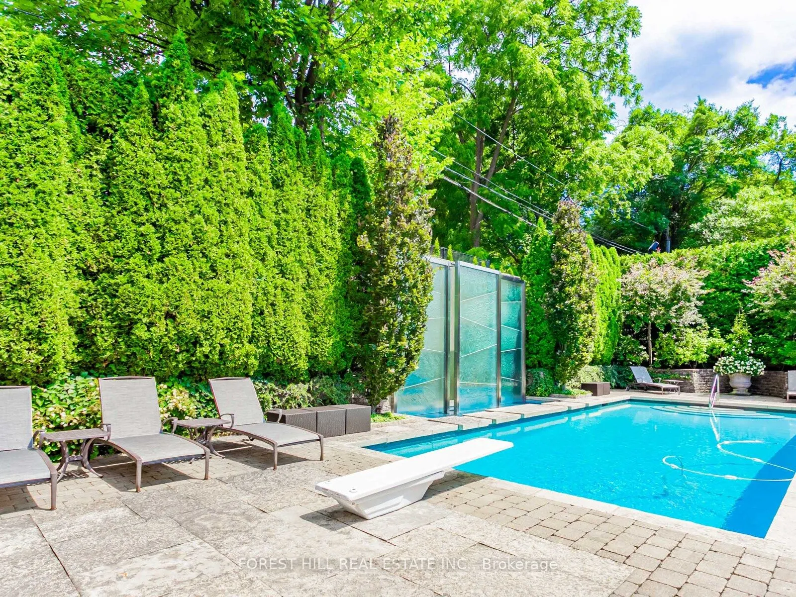 7 Cedarwood Avenue