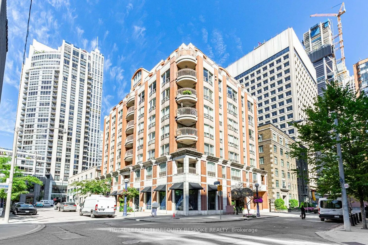 8 Sultan Street, #201