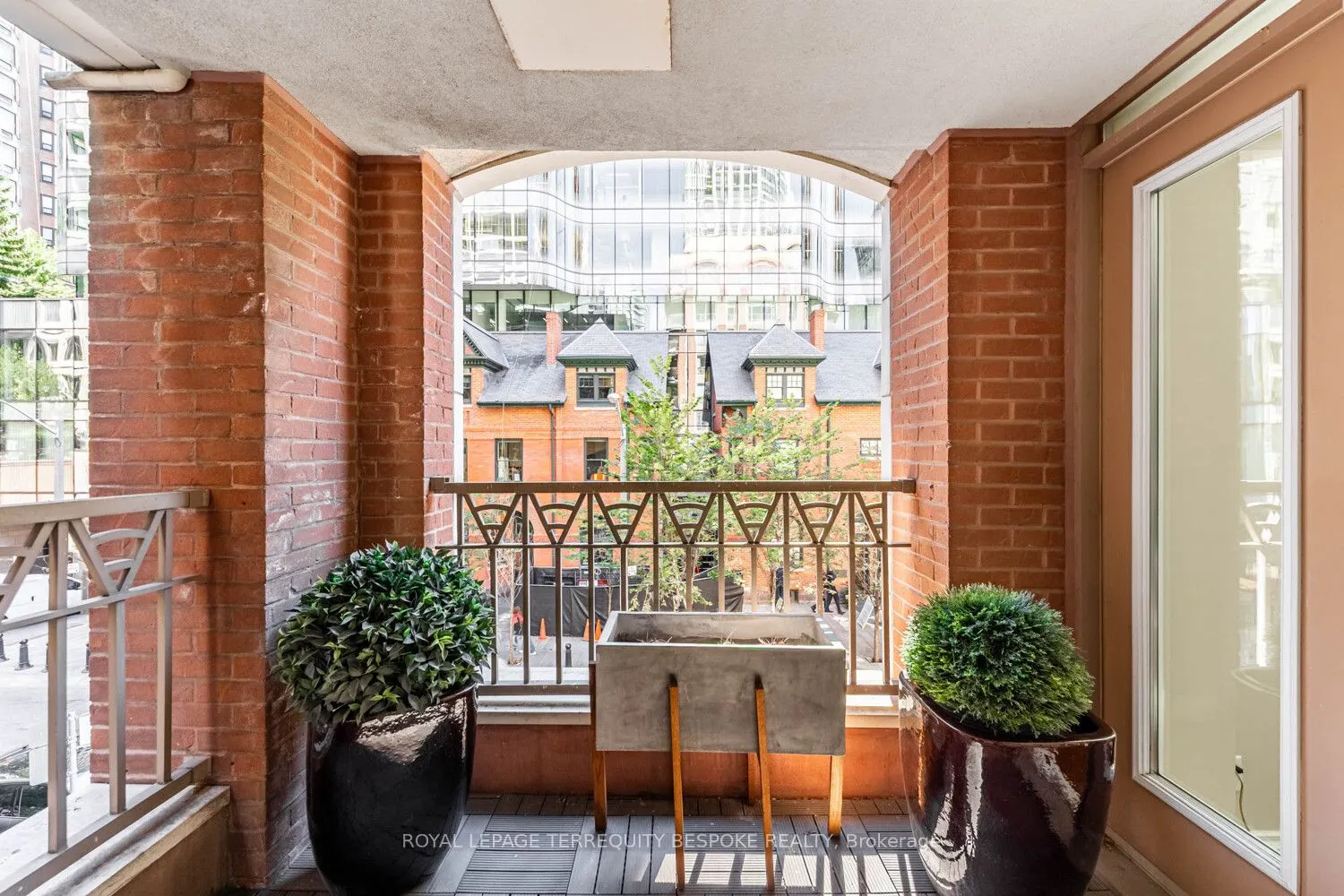 8 Sultan Street, #201