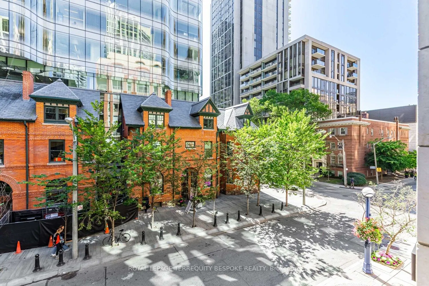 8 Sultan Street, #201