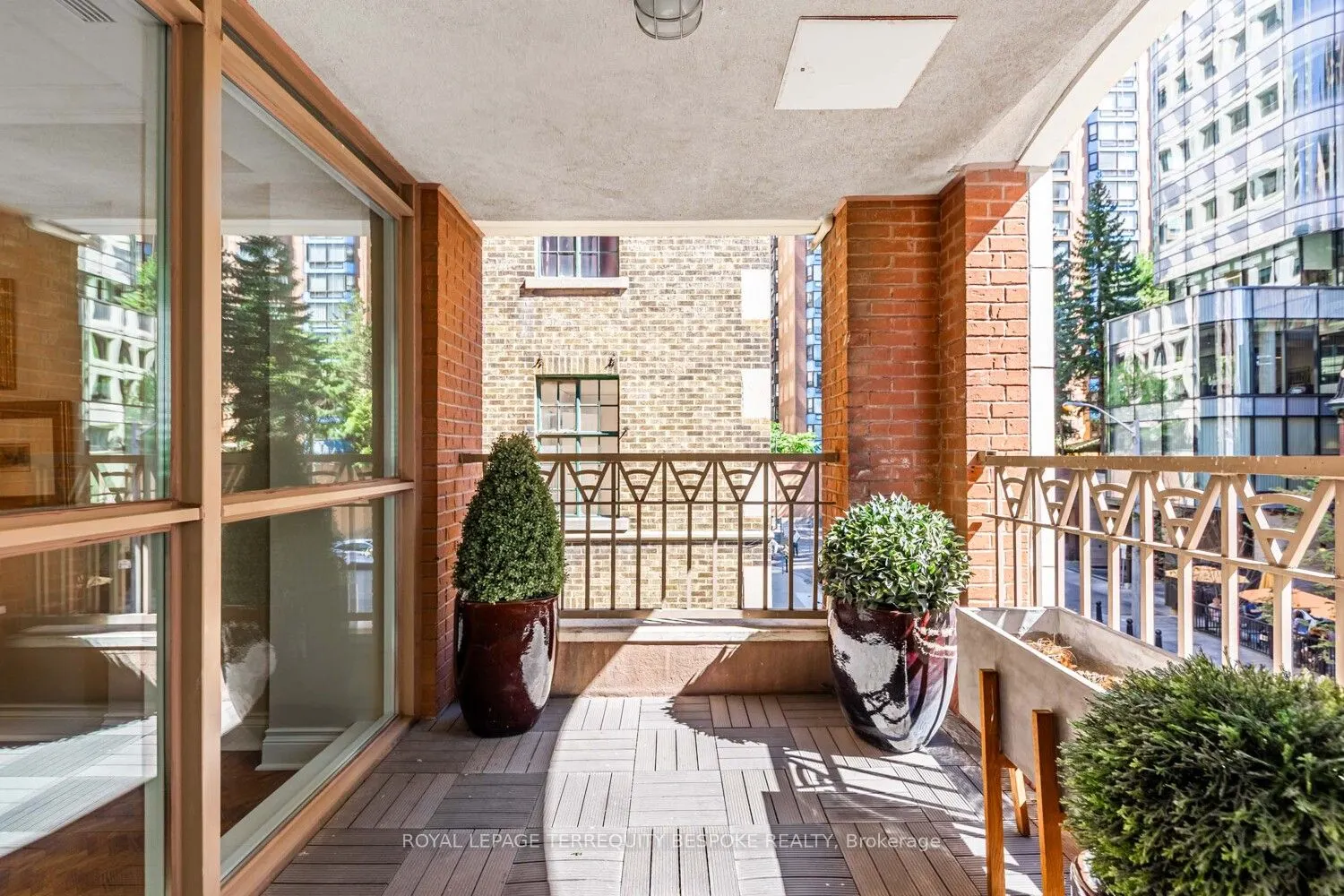 8 Sultan Street, #201