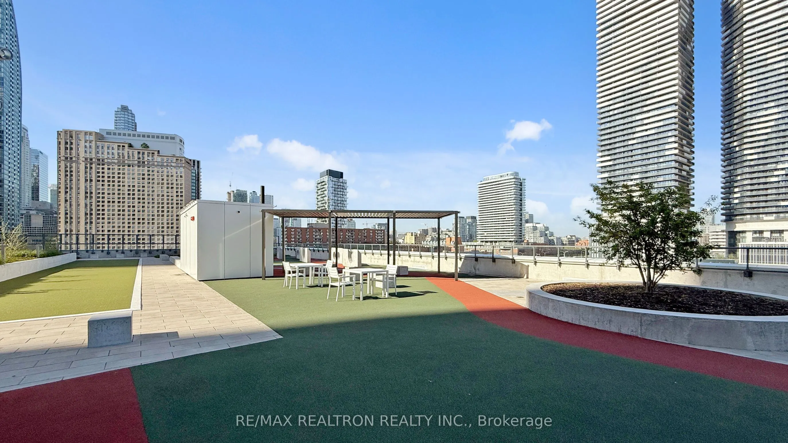 28 Freeland Street, #1802