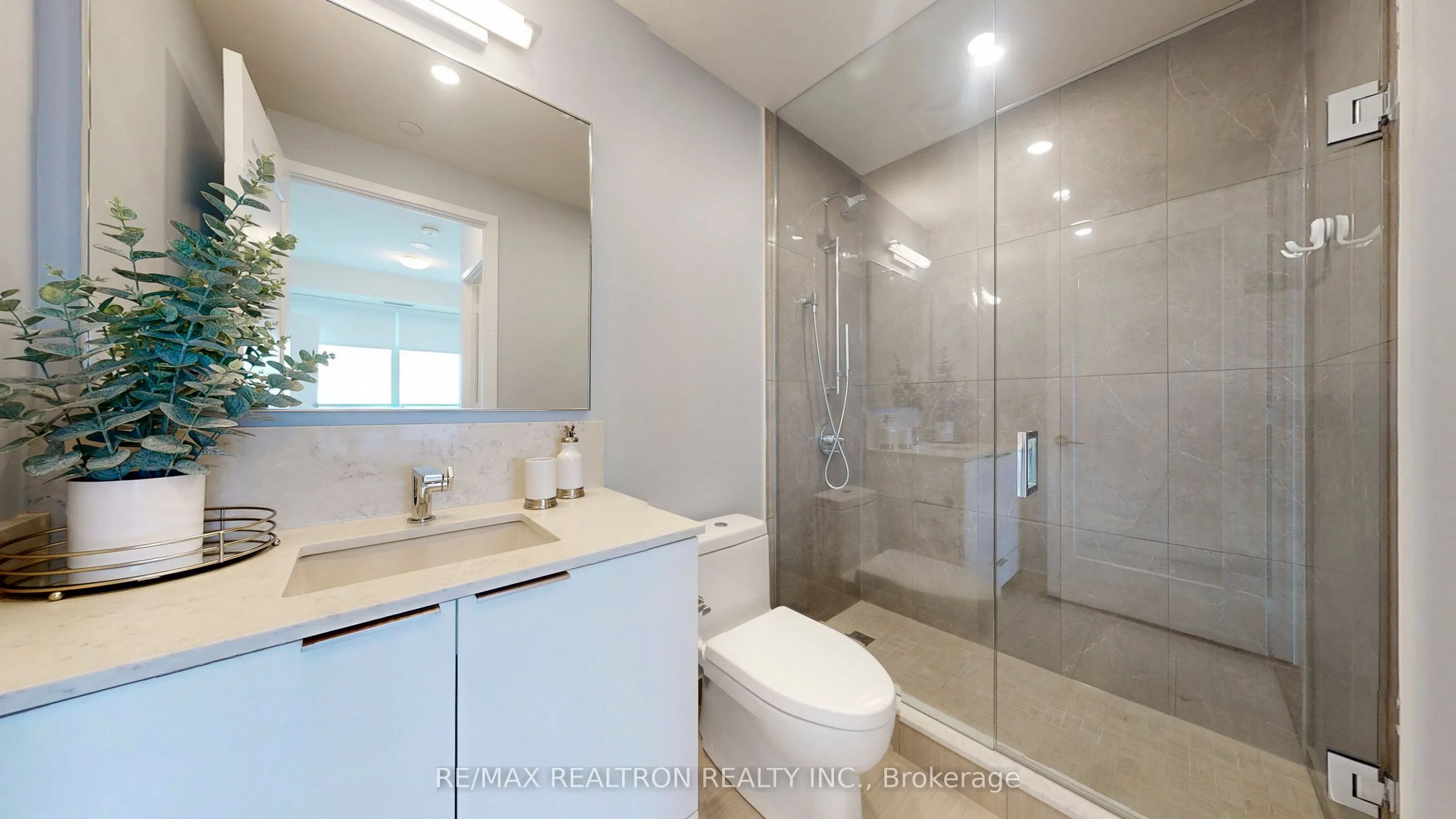 28 Freeland Street, #1802