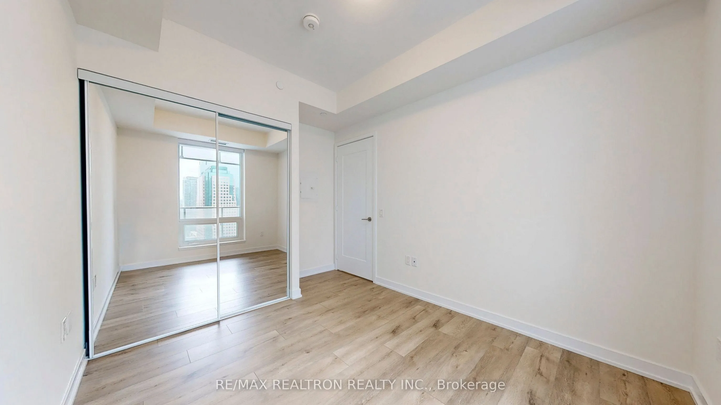 28 Freeland Street, #1802