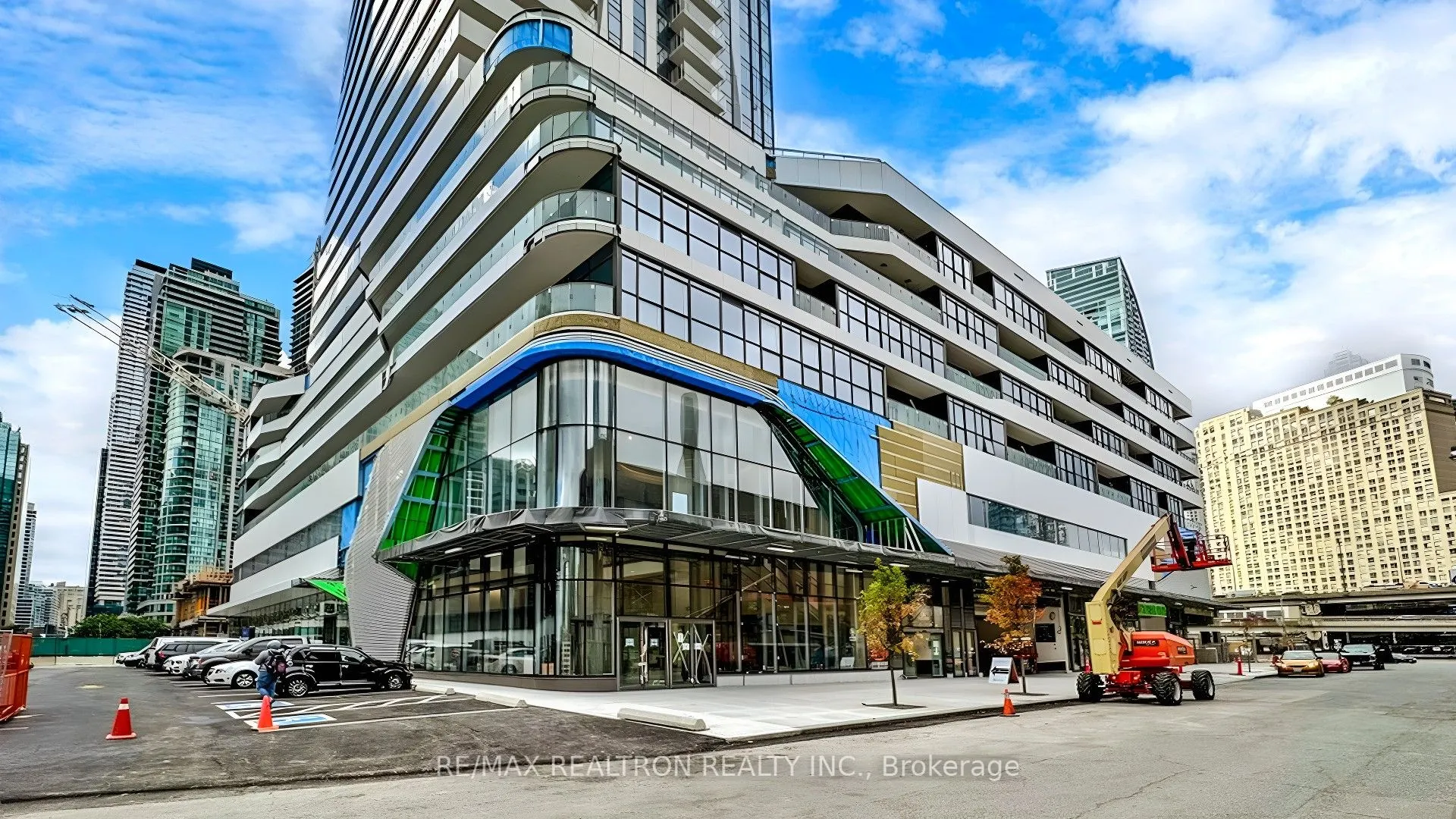 28 Freeland Street, #1802