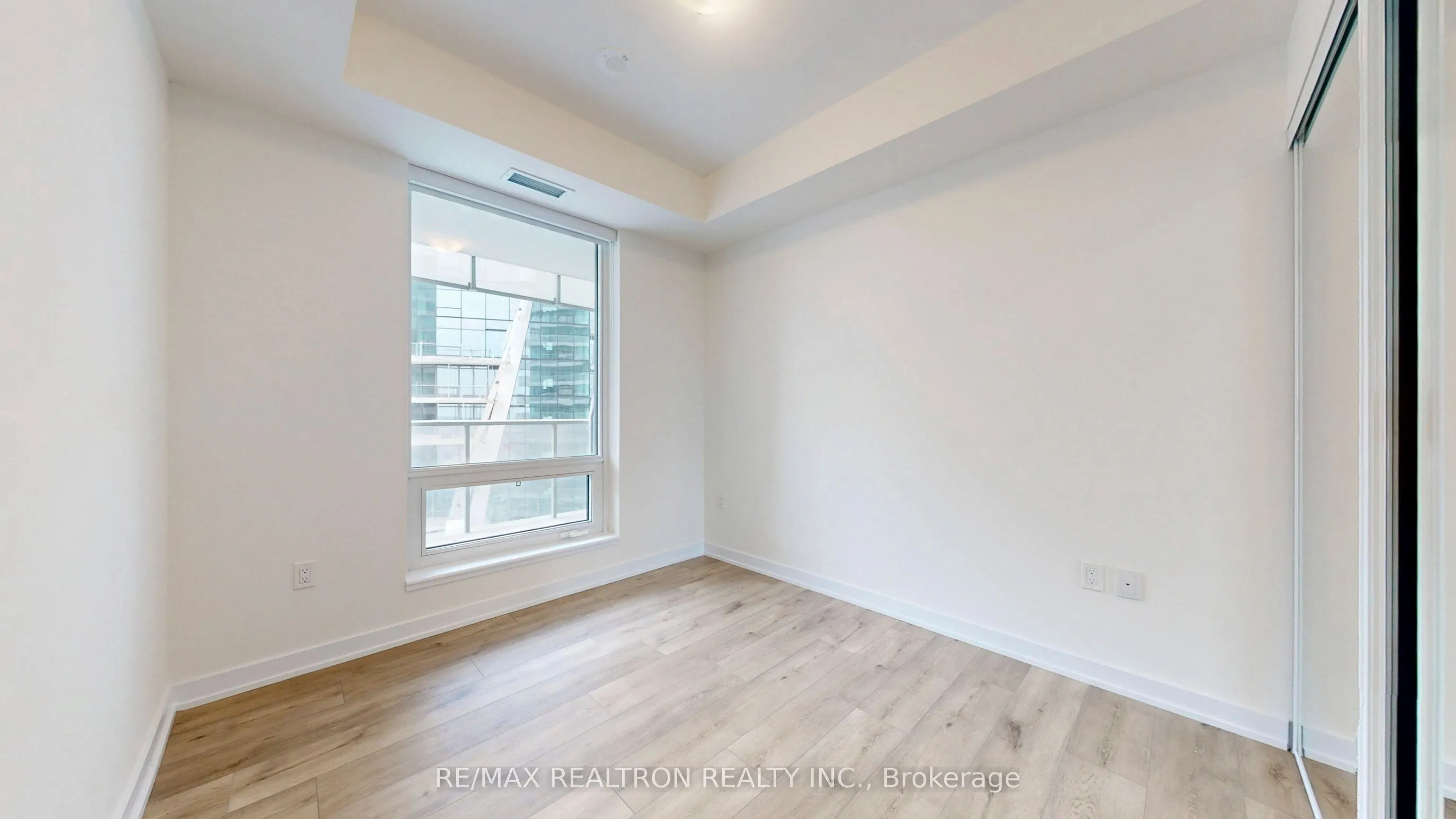 28 Freeland Street, #1802