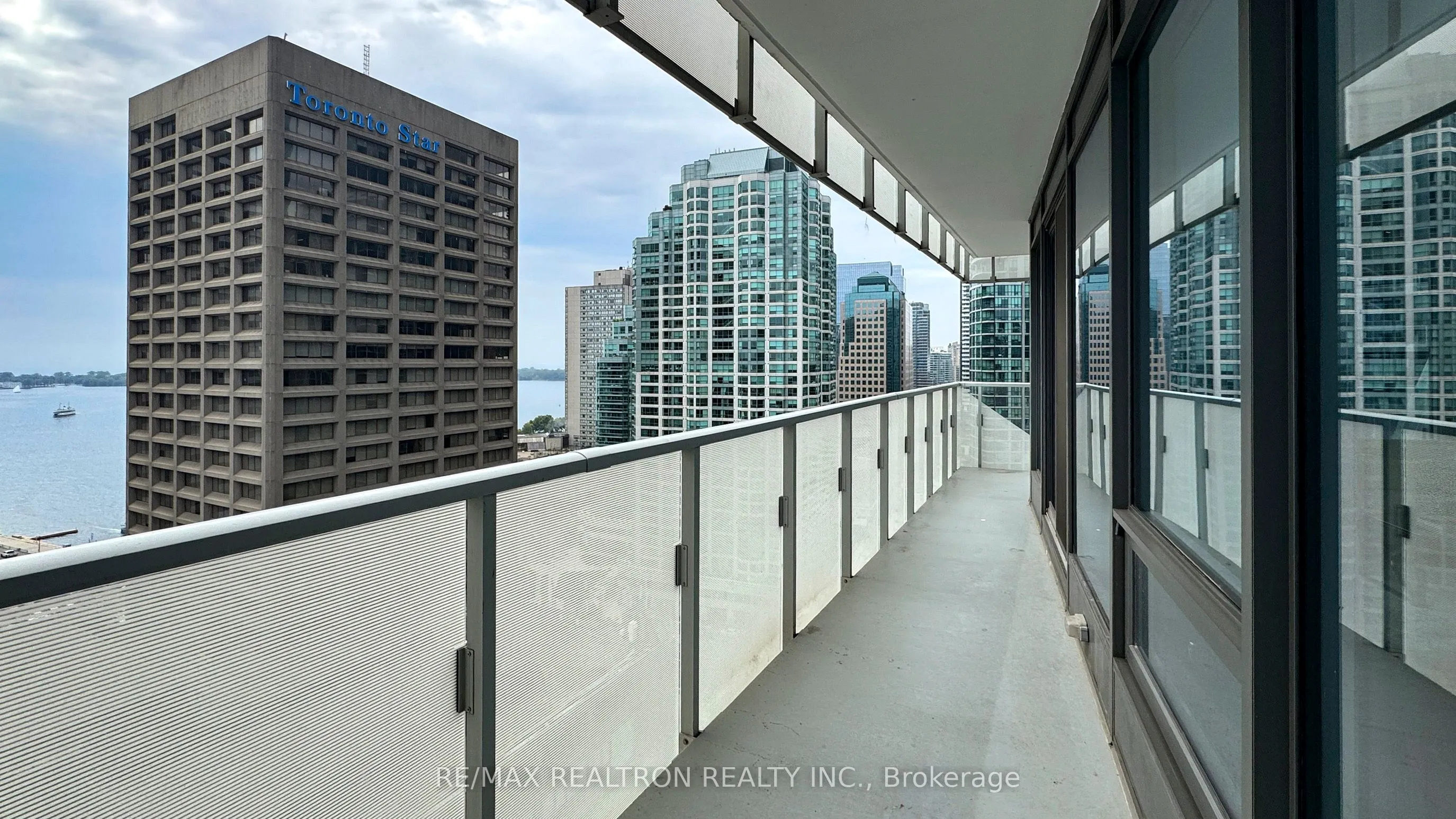 28 Freeland Street, #1802