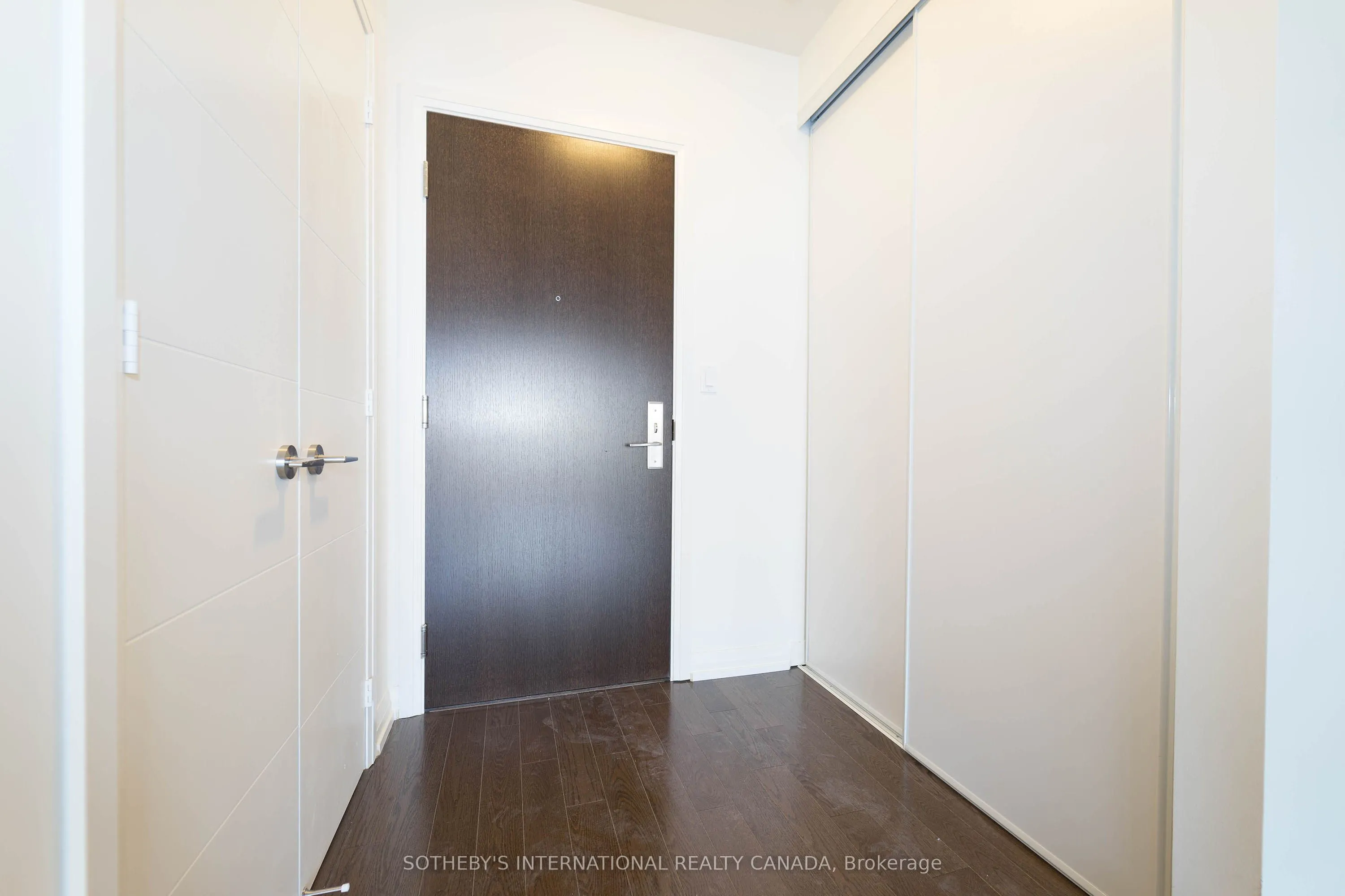 460 Adelaide Street E, #810