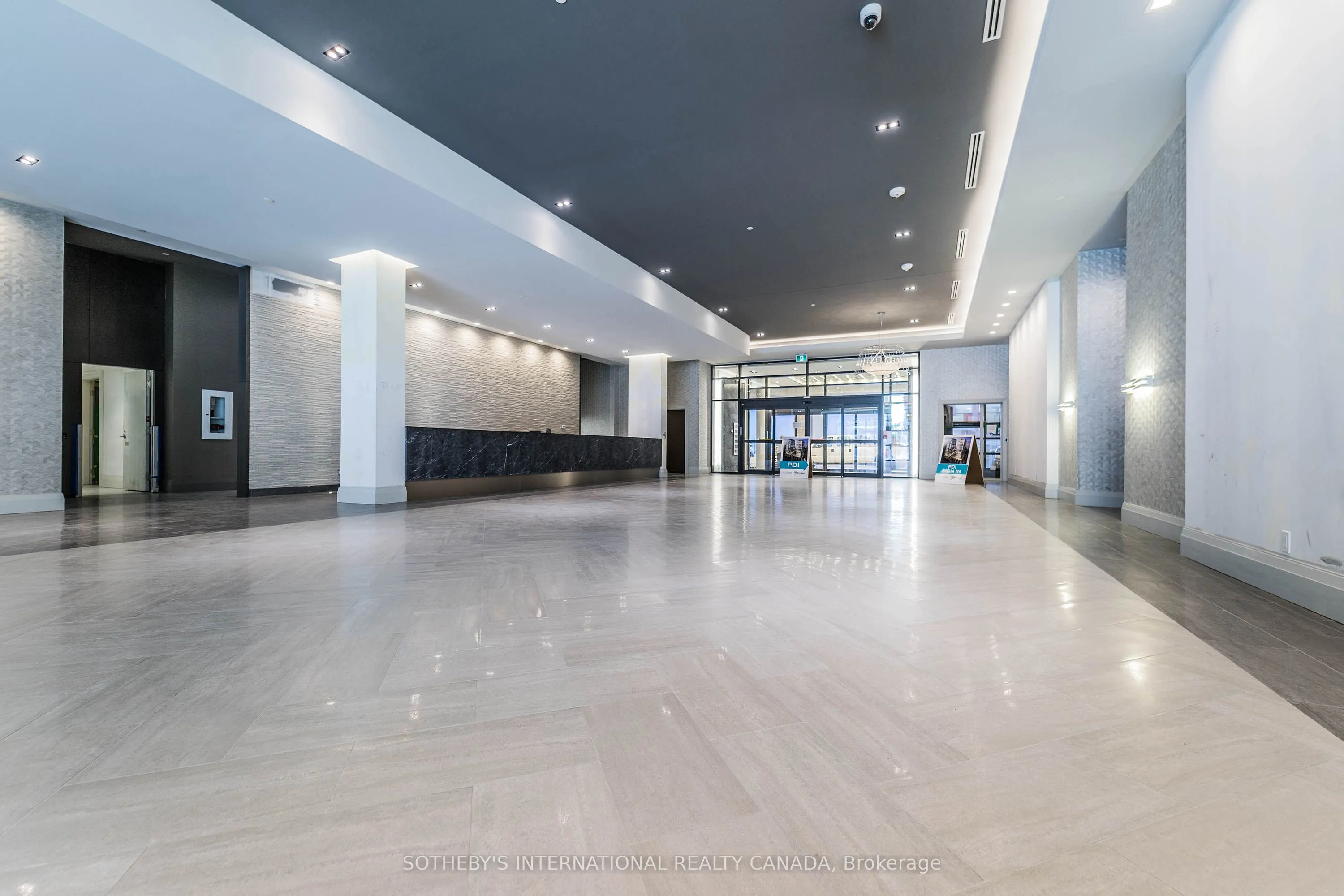 460 Adelaide Street E, #810
