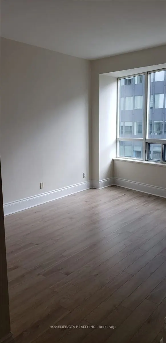 102 Bloor Street W, #907