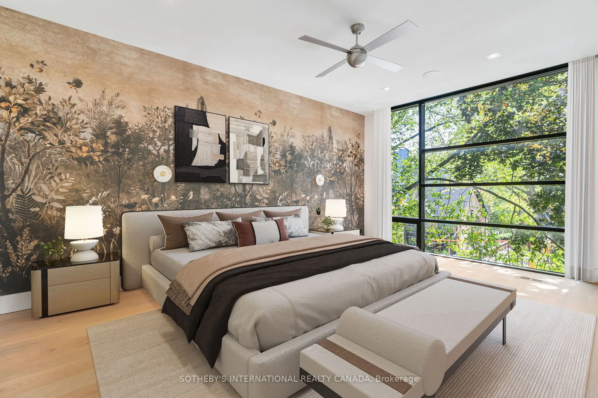 76 Roxborough Street W