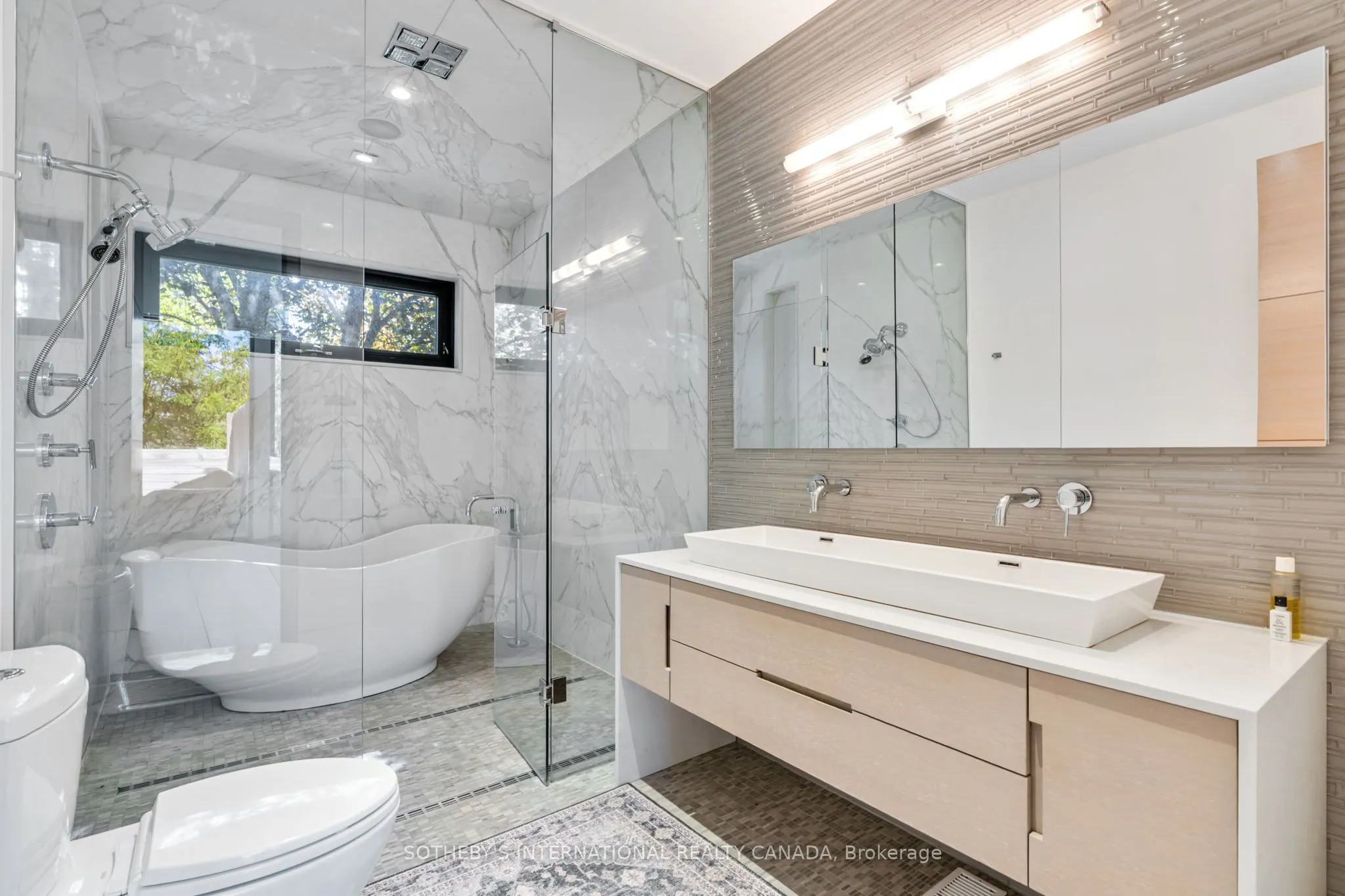 76 Roxborough Street W