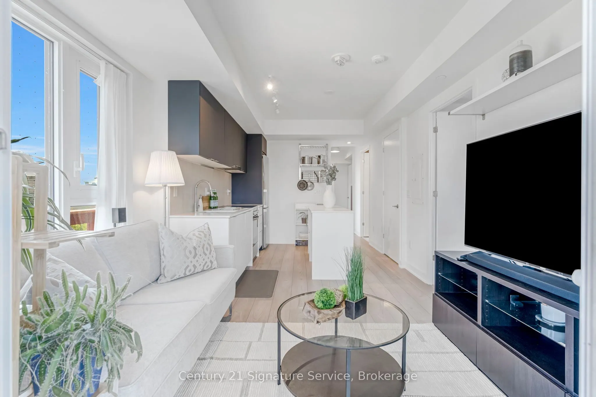 8 Tippett Road, #803