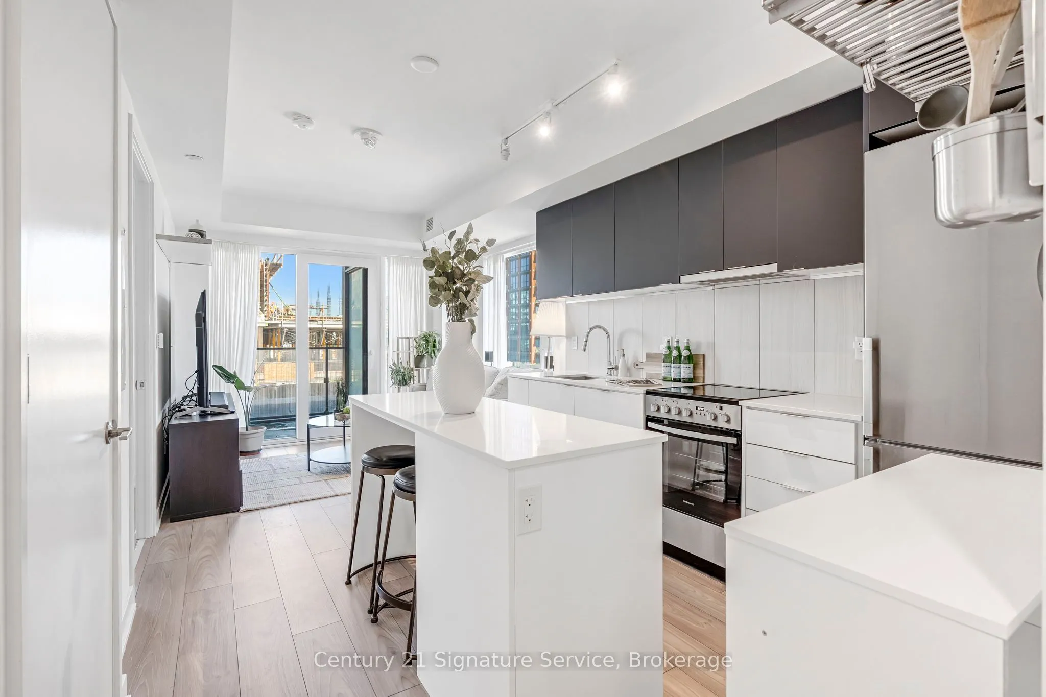 8 Tippett Road, #803