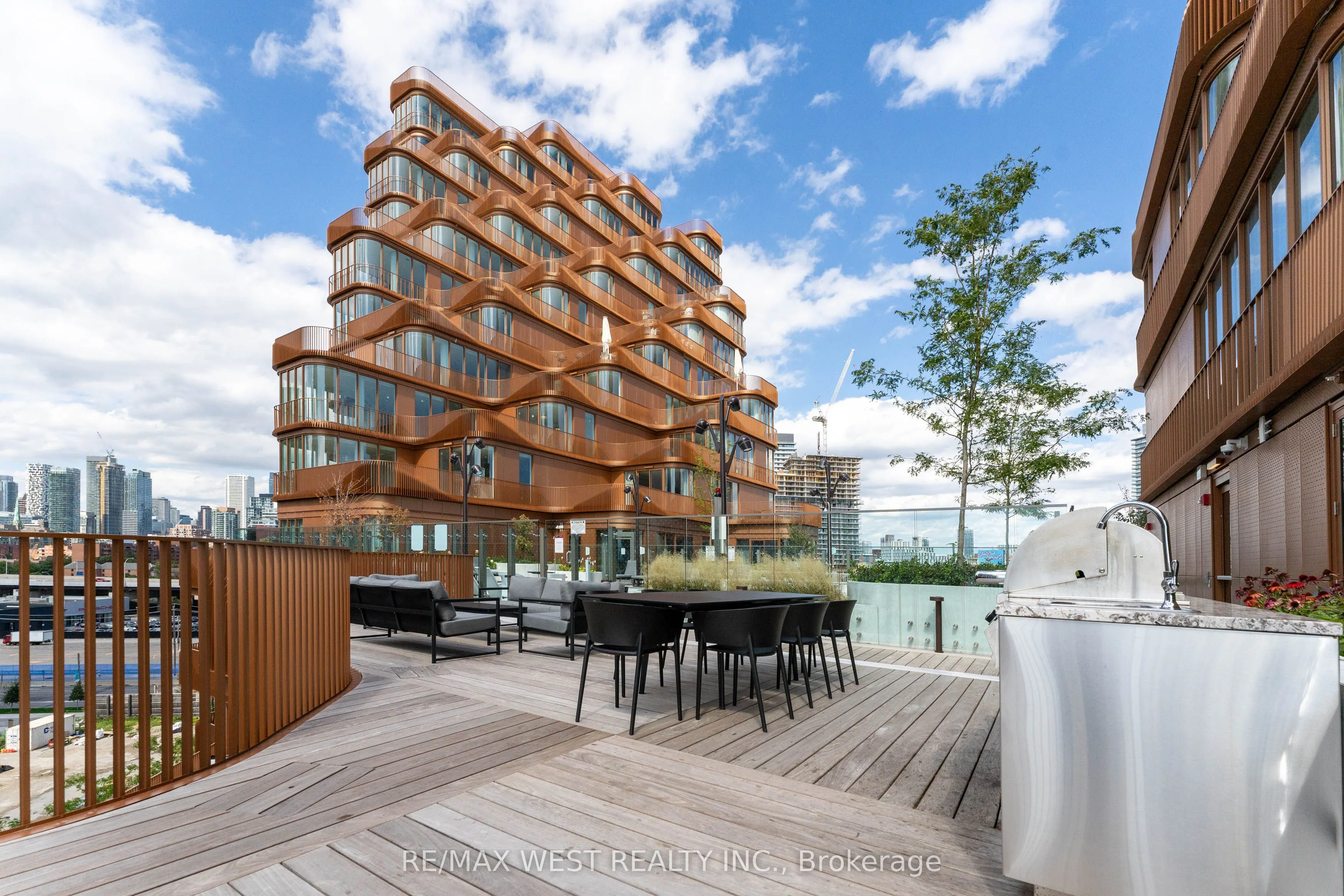 155 Merchants' Wharf, #LPH31