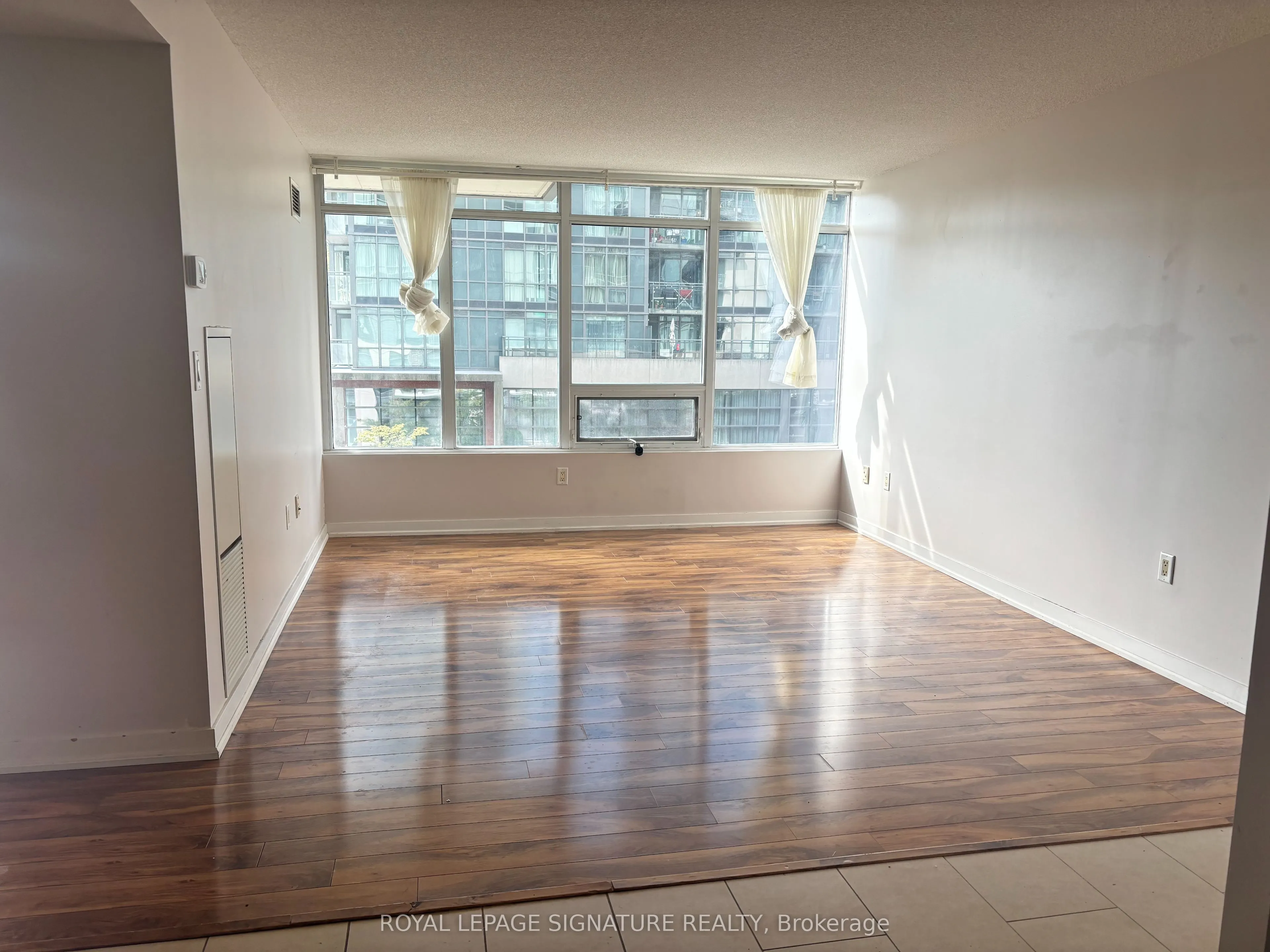 15 Brunel Court, #301