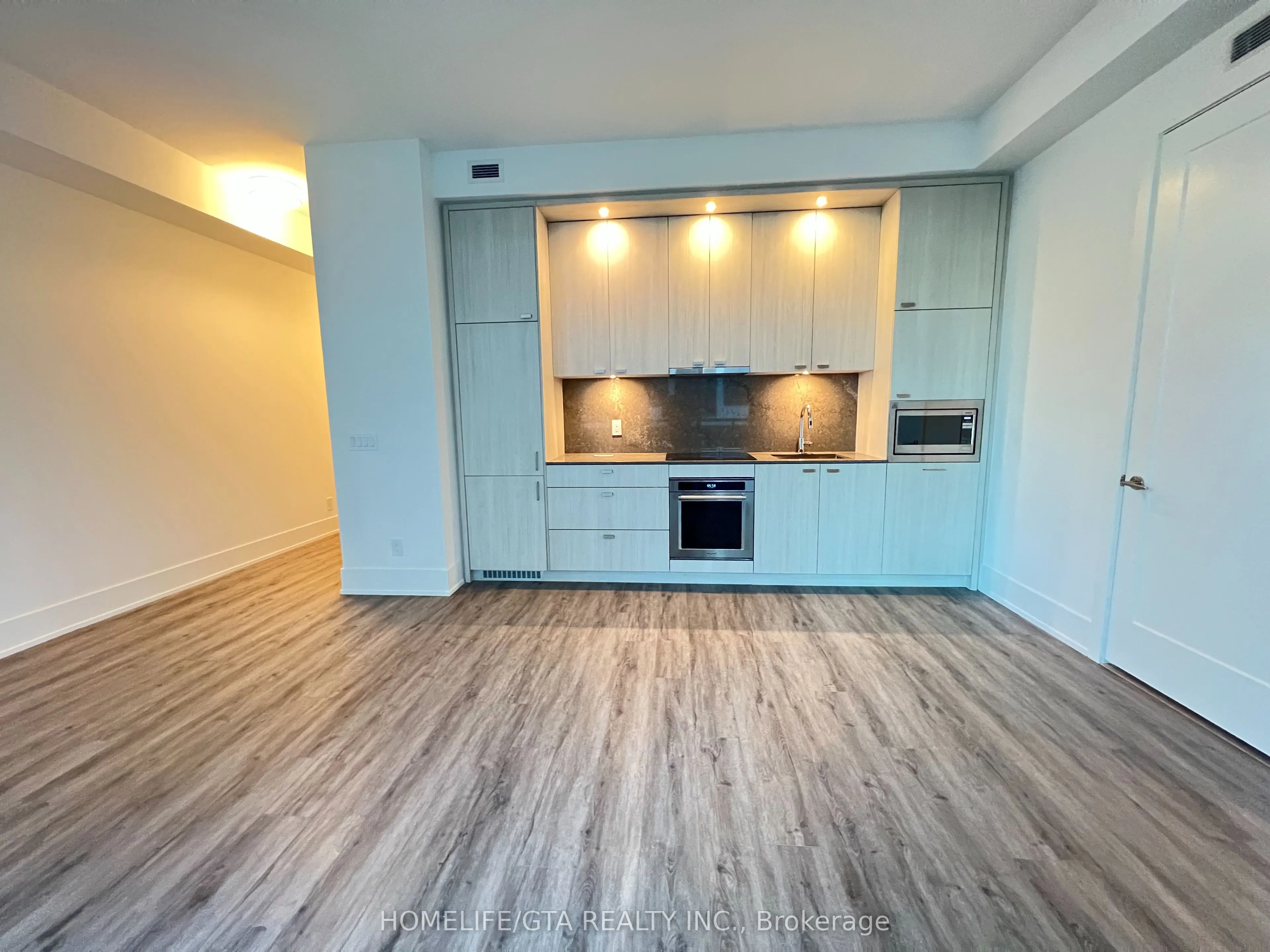 115 Denison Avenue, #401