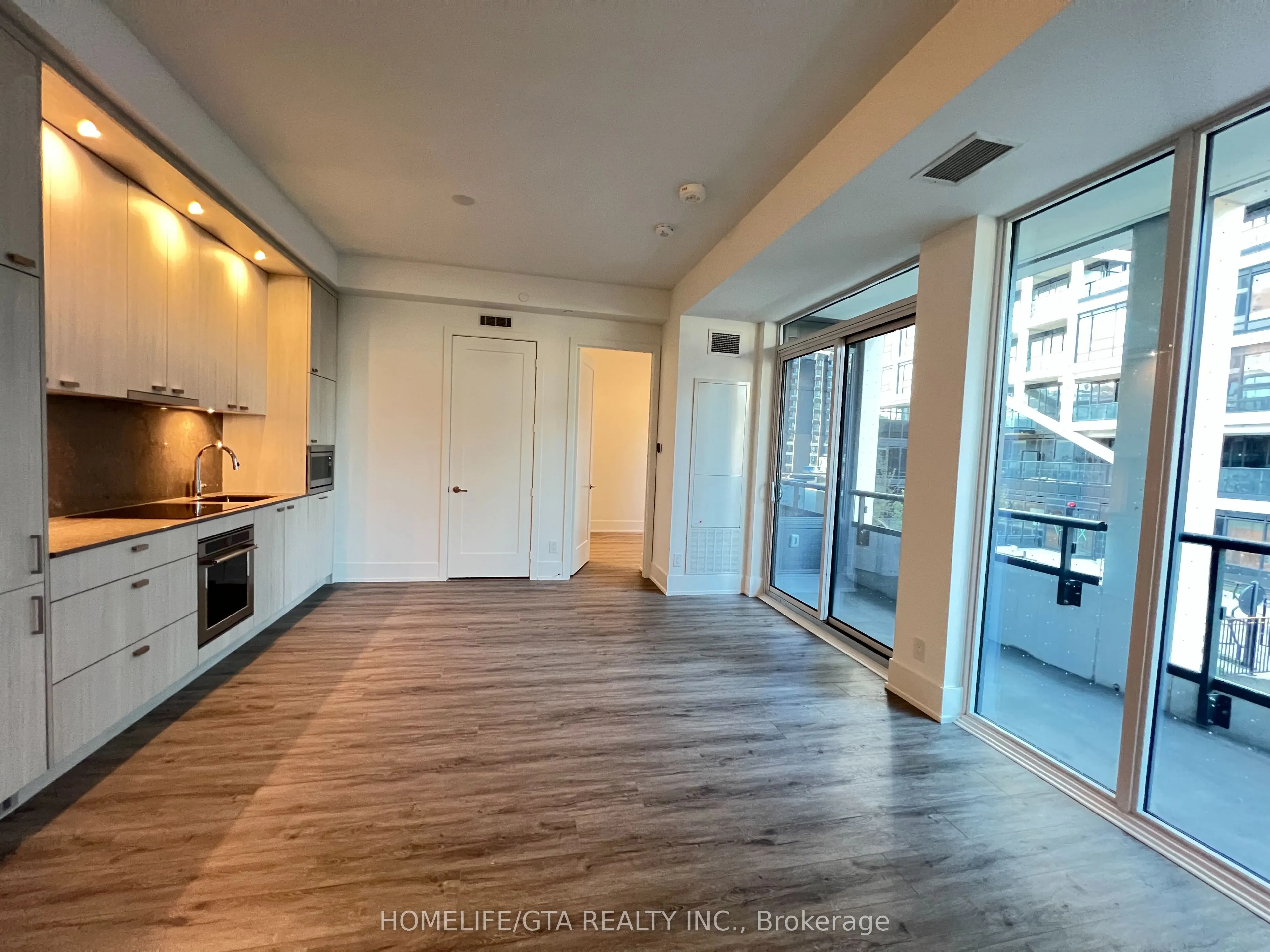 115 Denison Avenue, #401