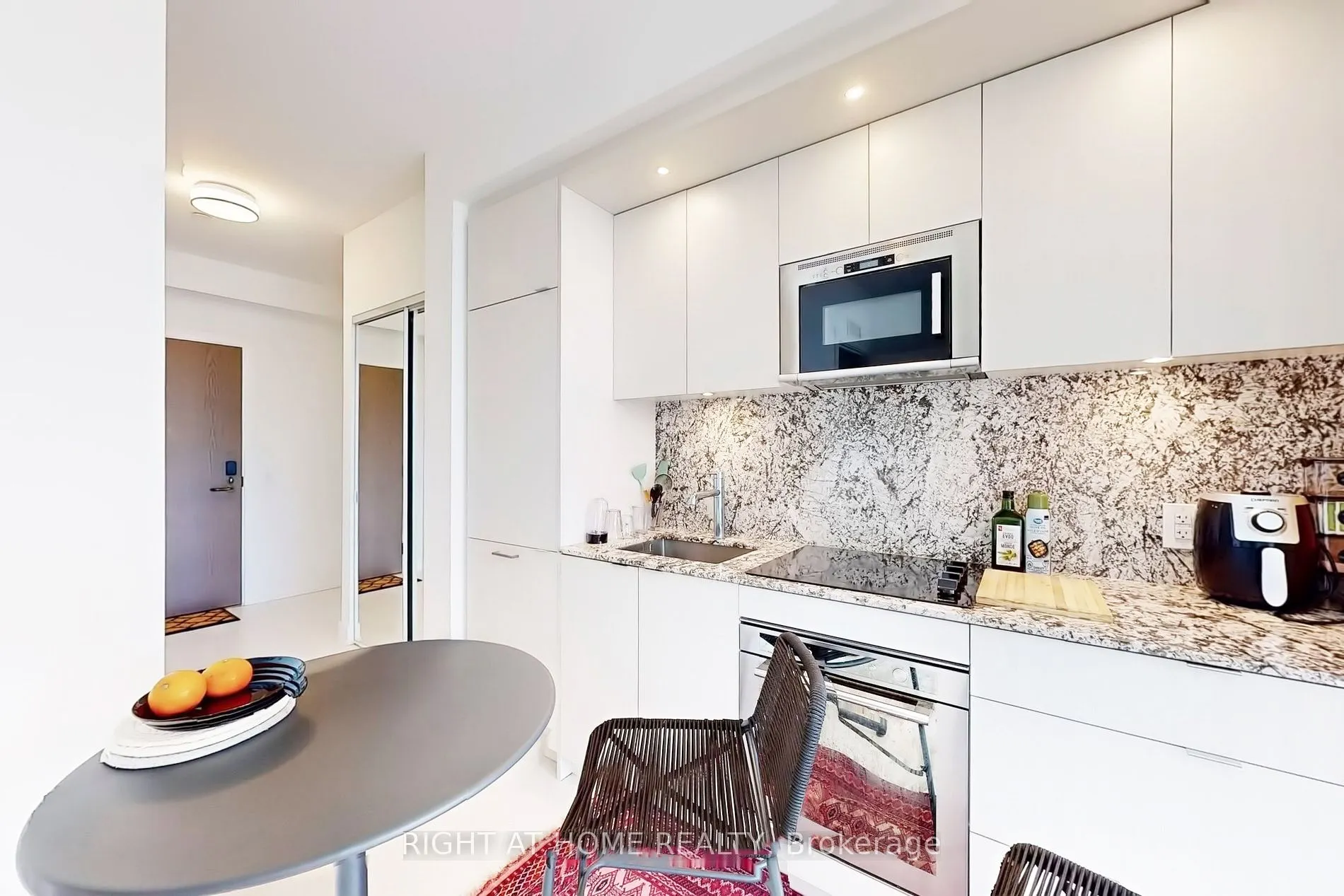 30 INN ON THE PARK Drive, #514