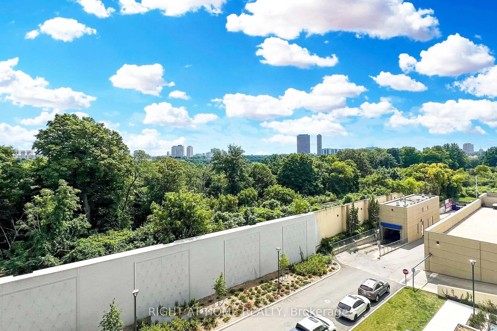 30 INN ON THE PARK Drive, #514