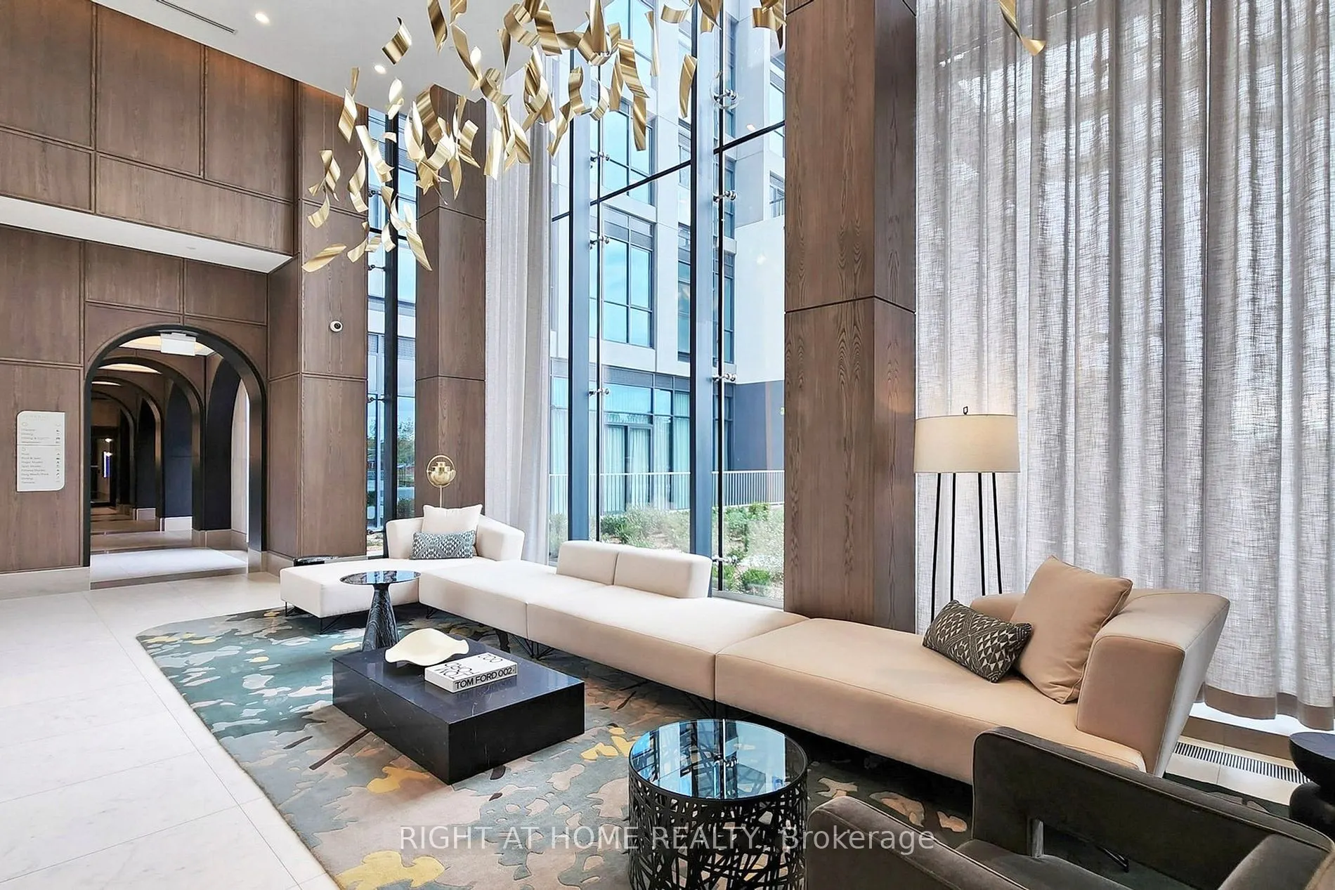 30 INN ON THE PARK Drive, #514