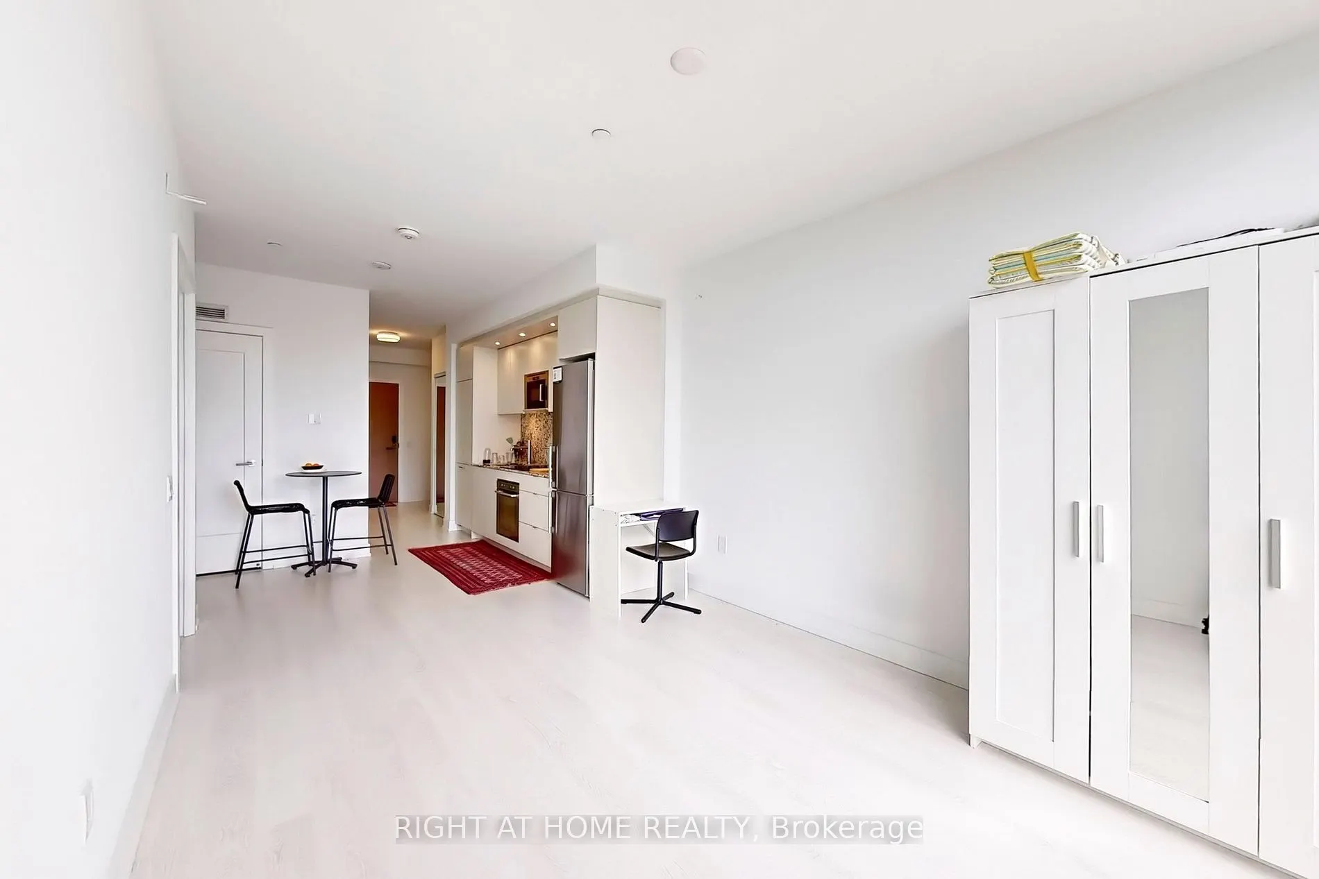 30 INN ON THE PARK Drive, #514
