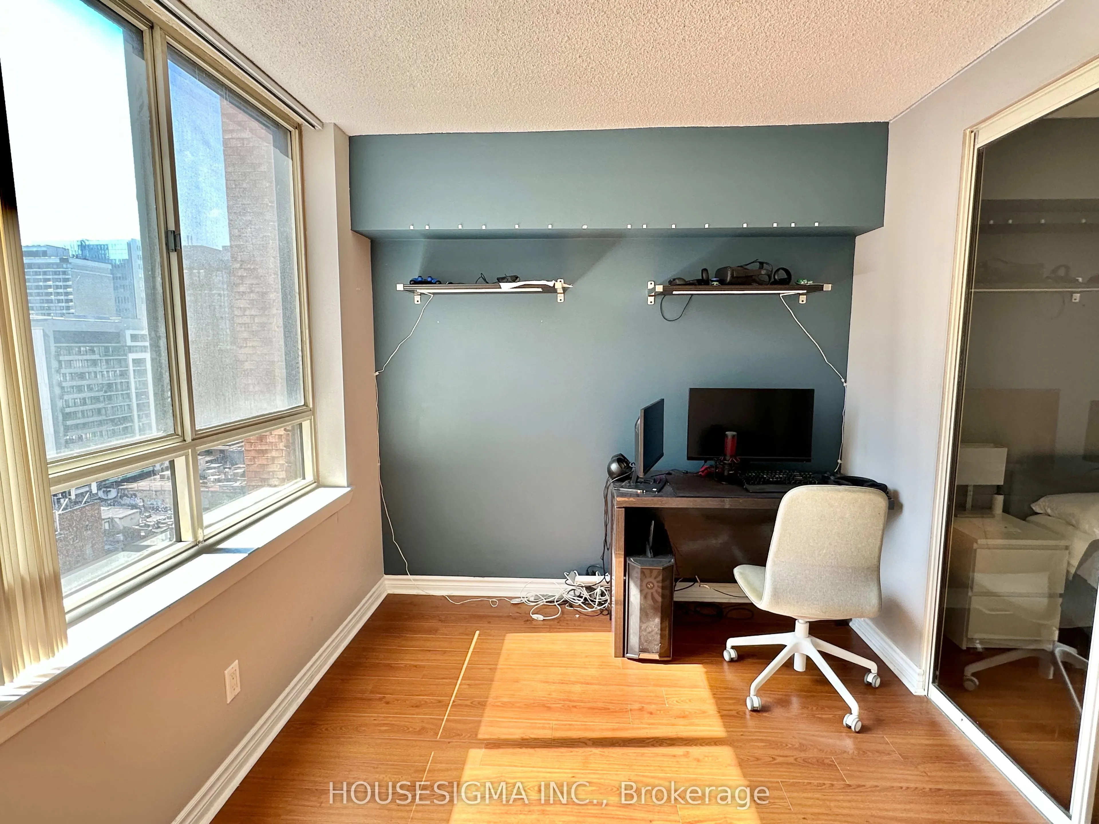 633 Bay Street, #1612