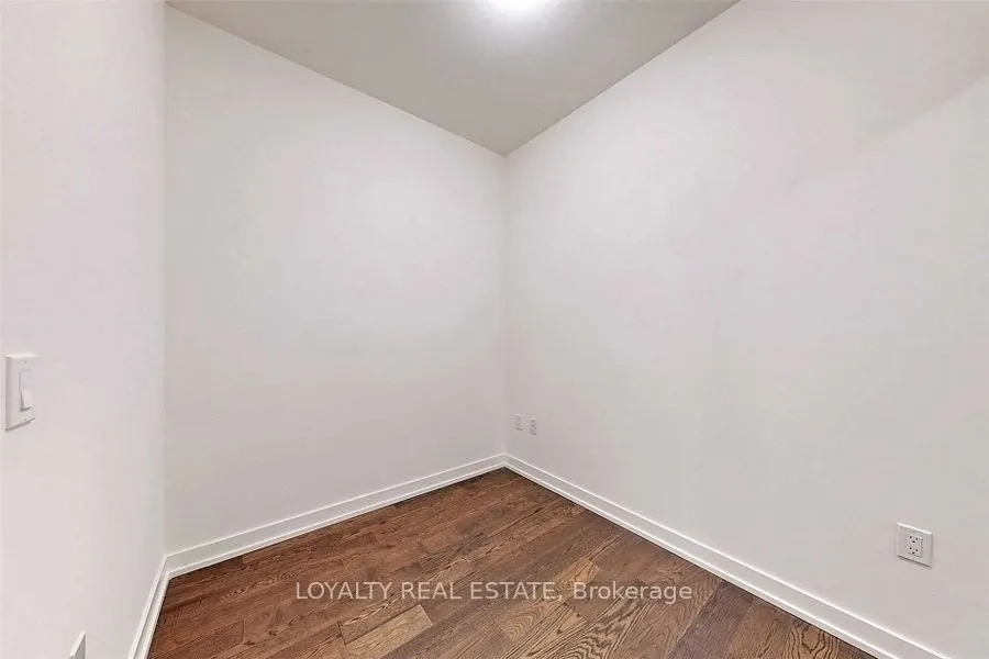 1 Yorkville Avenue