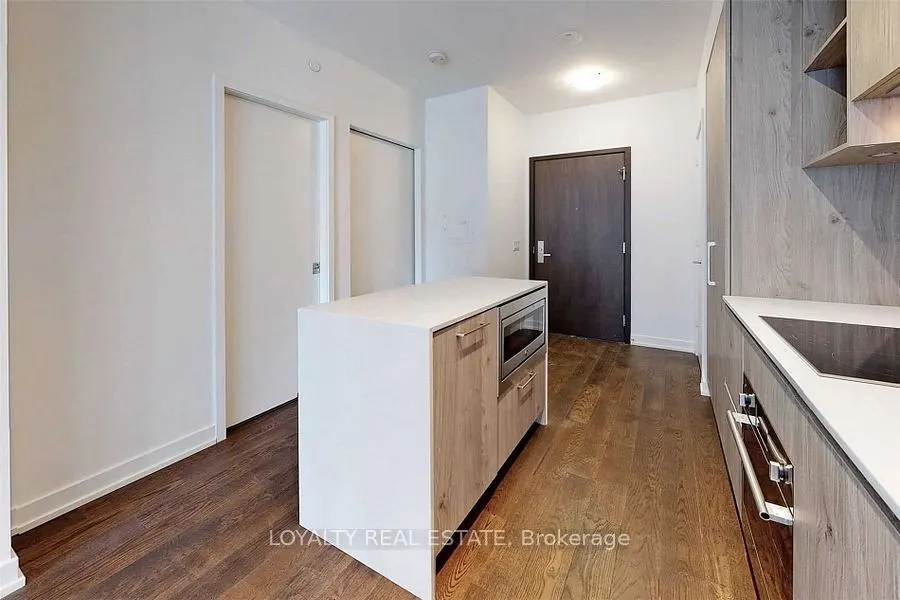1 Yorkville Avenue