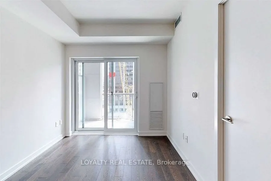 1 Yorkville Avenue