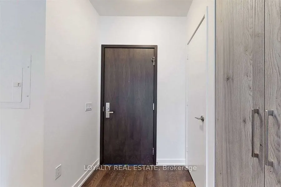 1 Yorkville Avenue