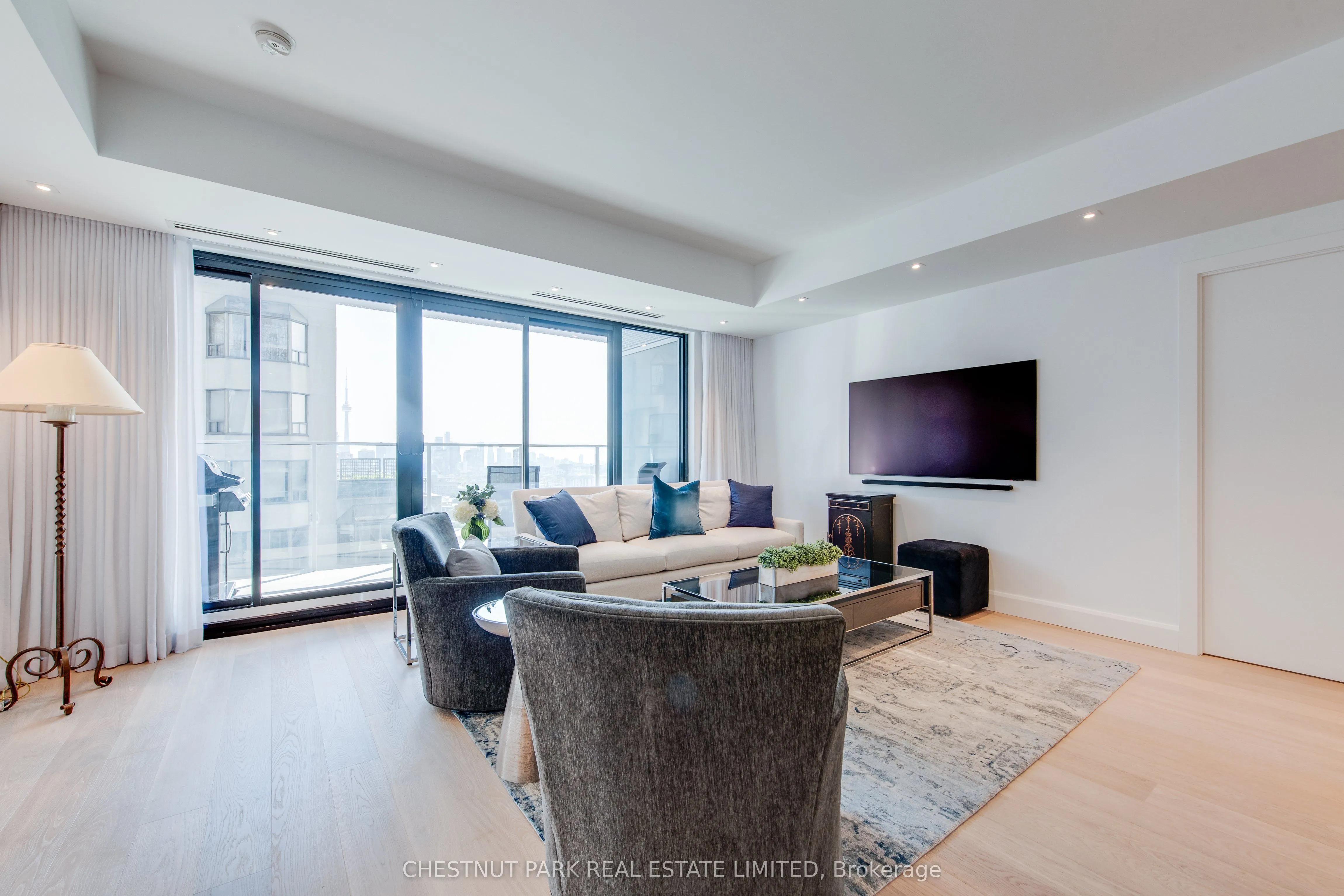 200 Cumberland Street, #2703