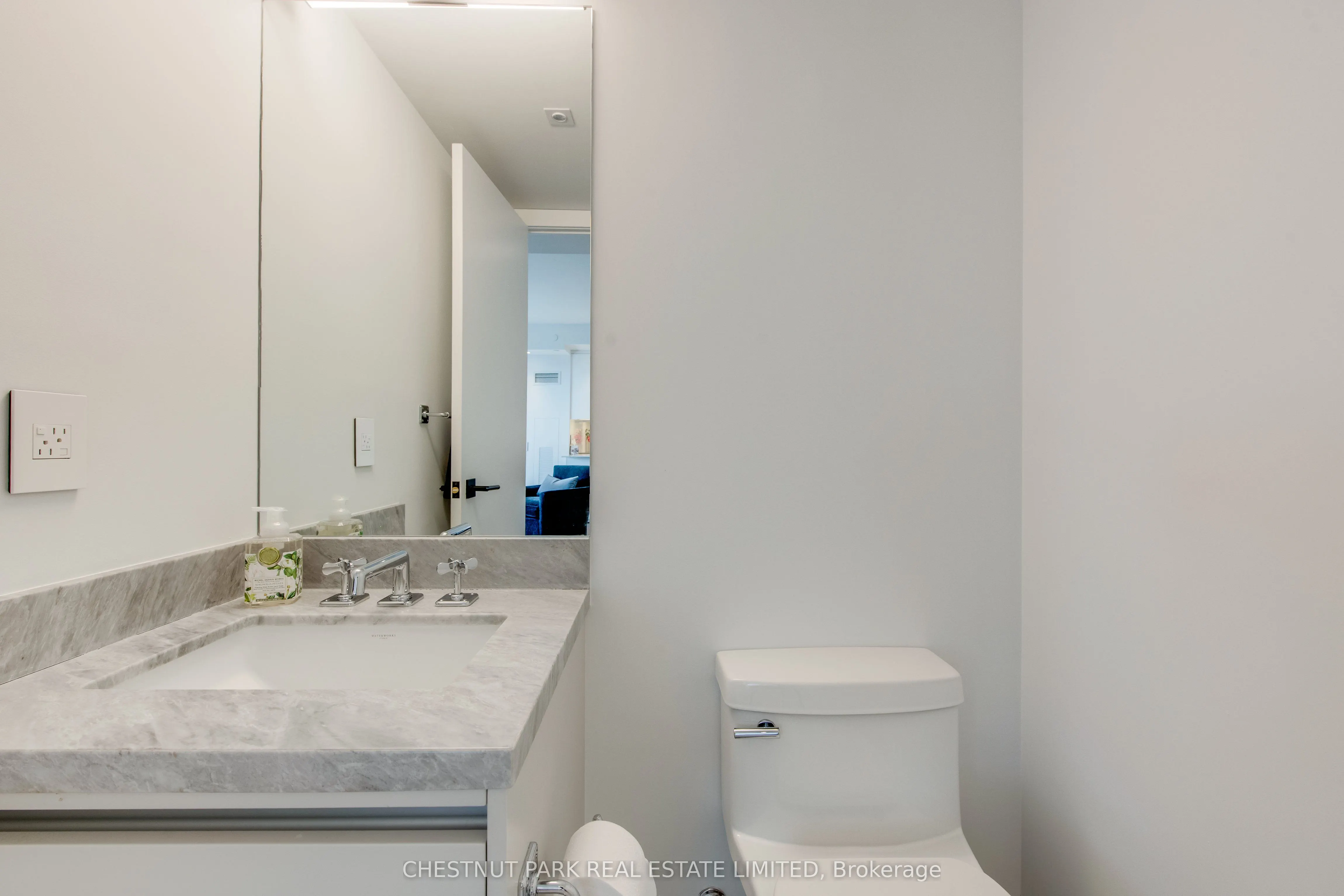 200 Cumberland Street, #2703