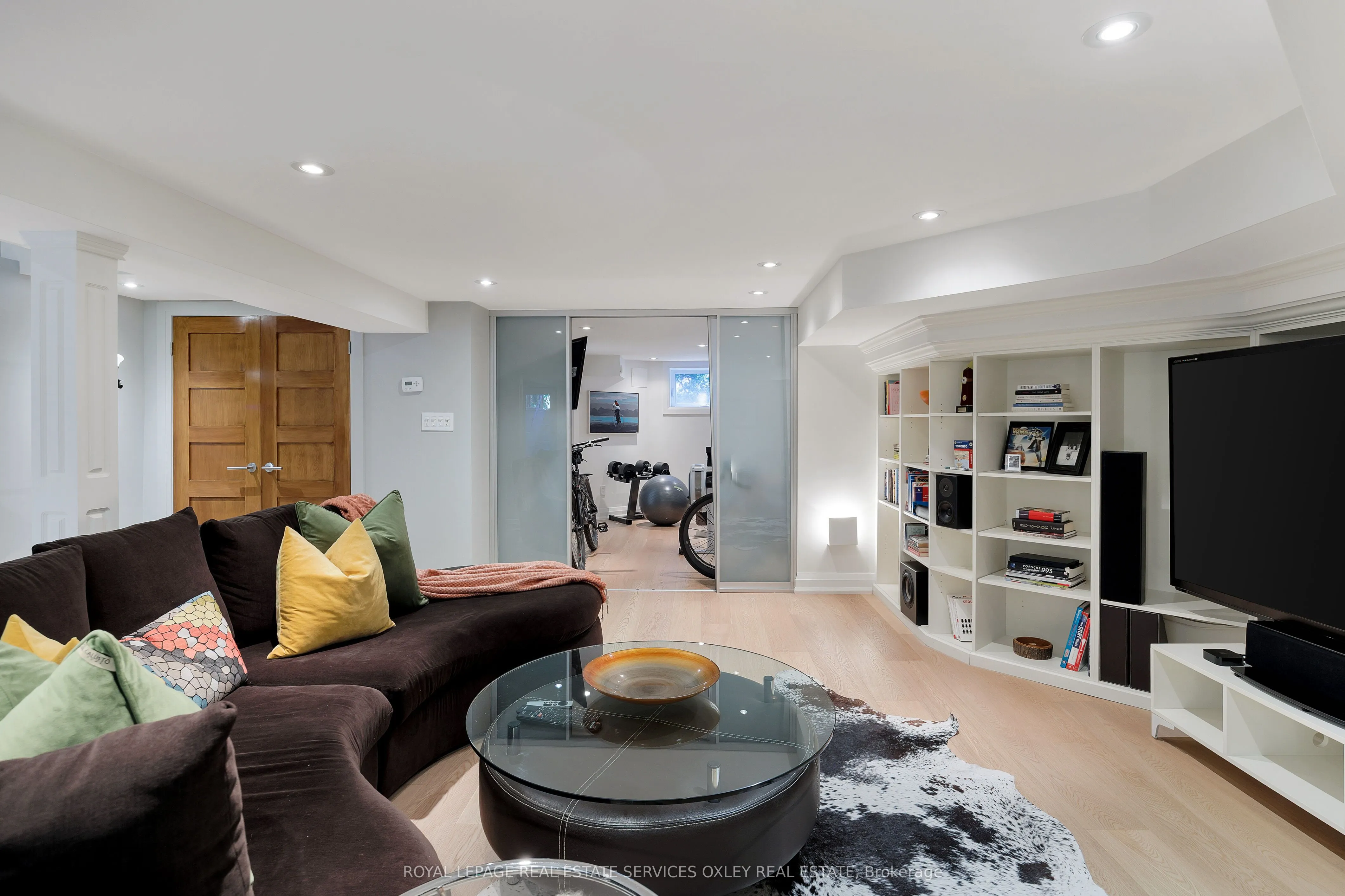 134 Roxborough Street W