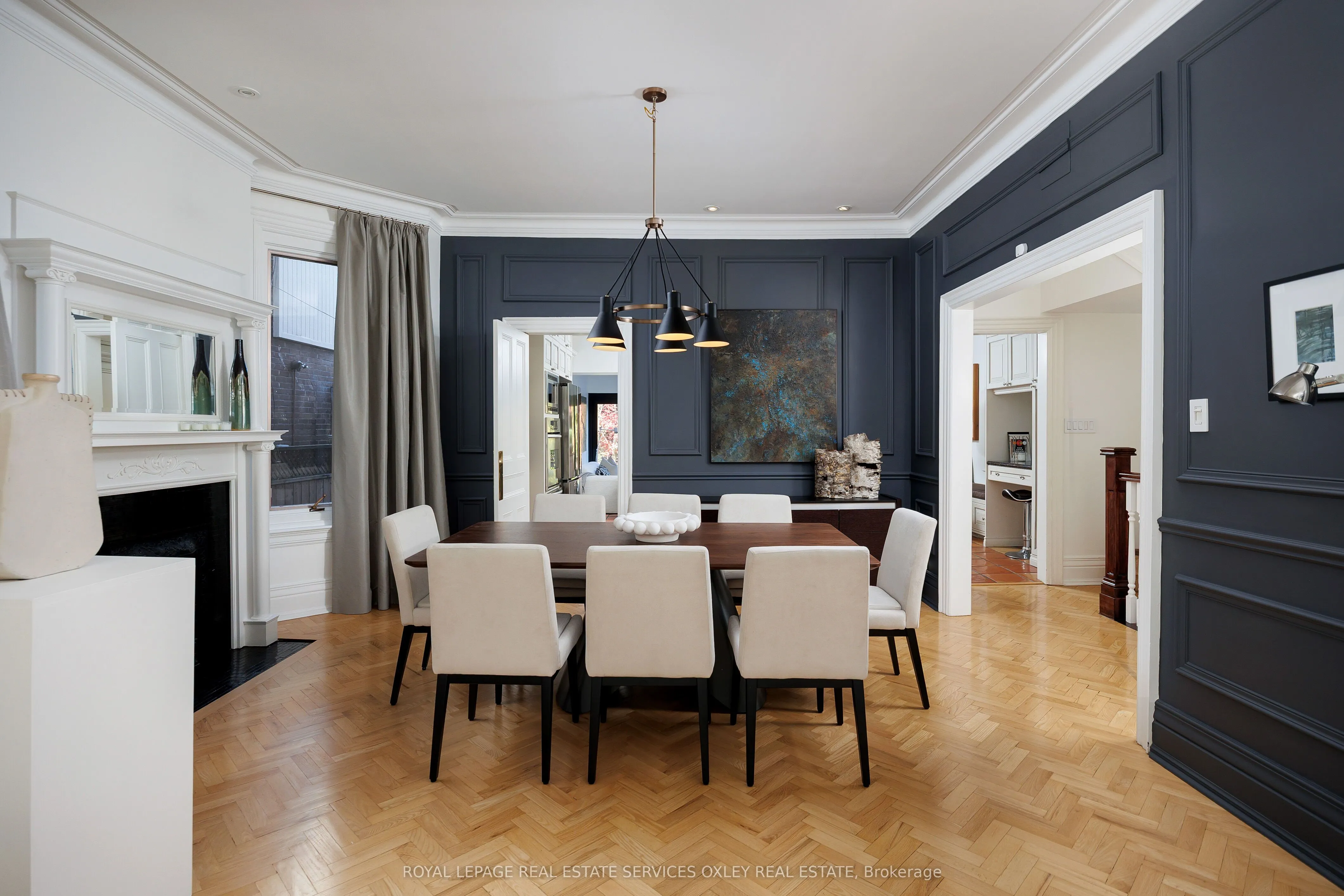 134 Roxborough Street W