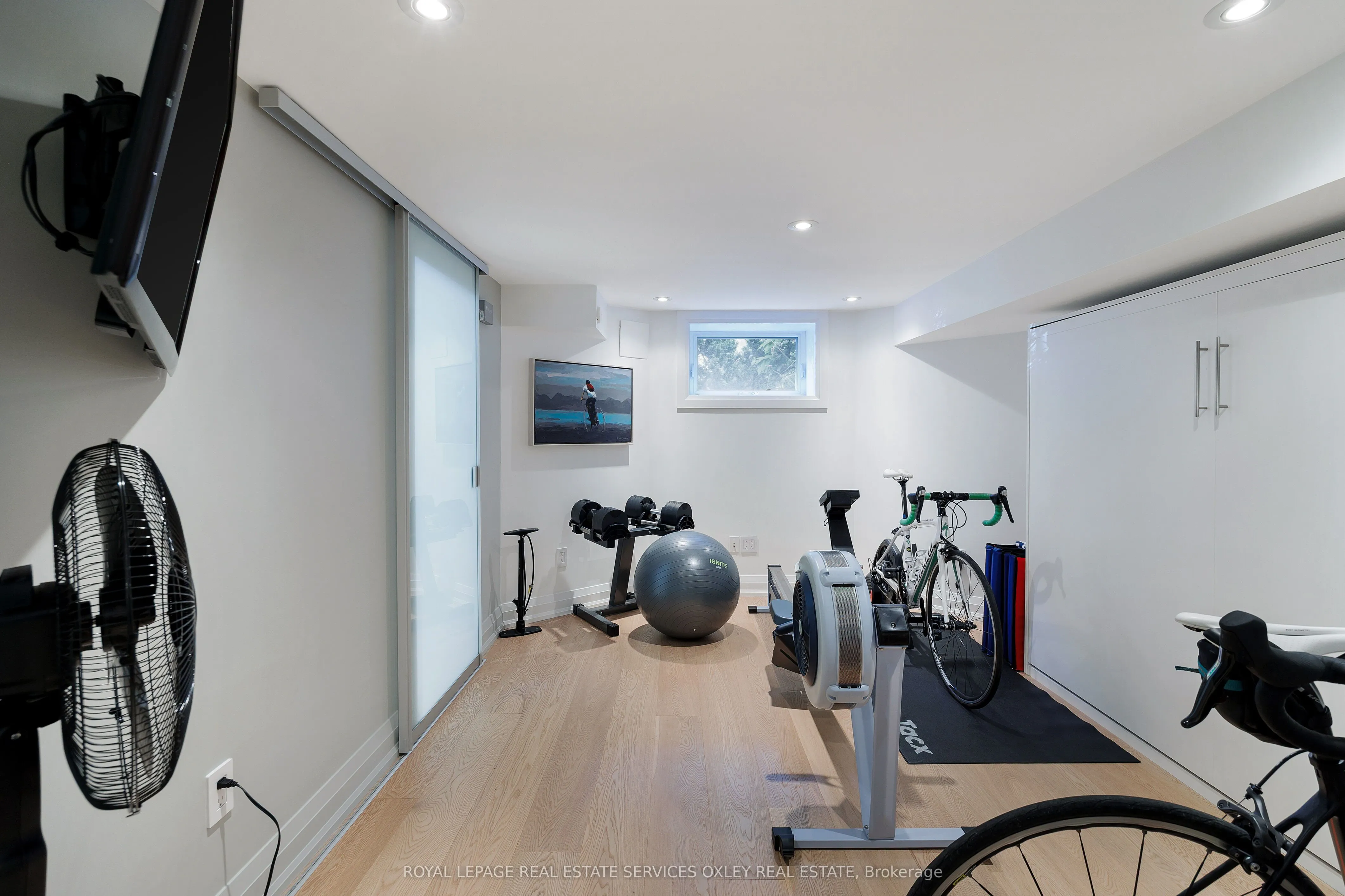 134 Roxborough Street W