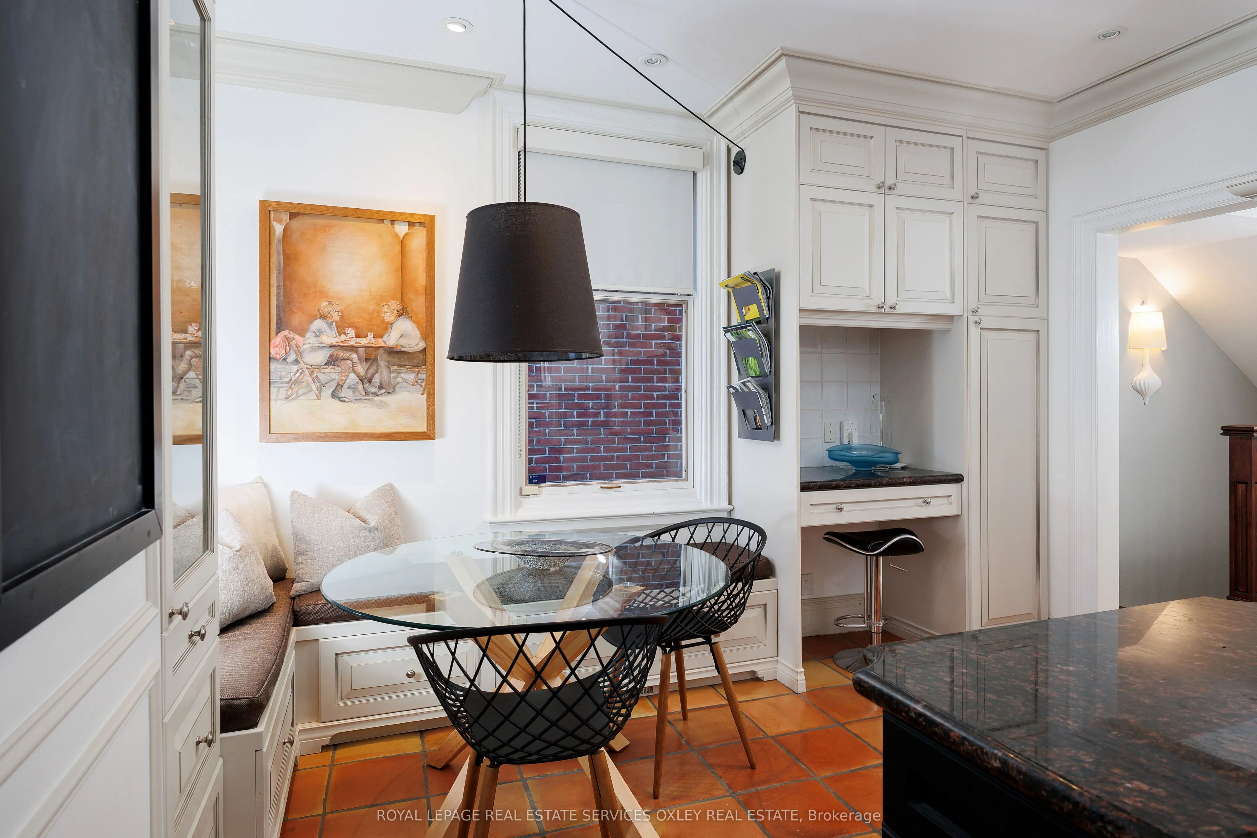 134 Roxborough Street W