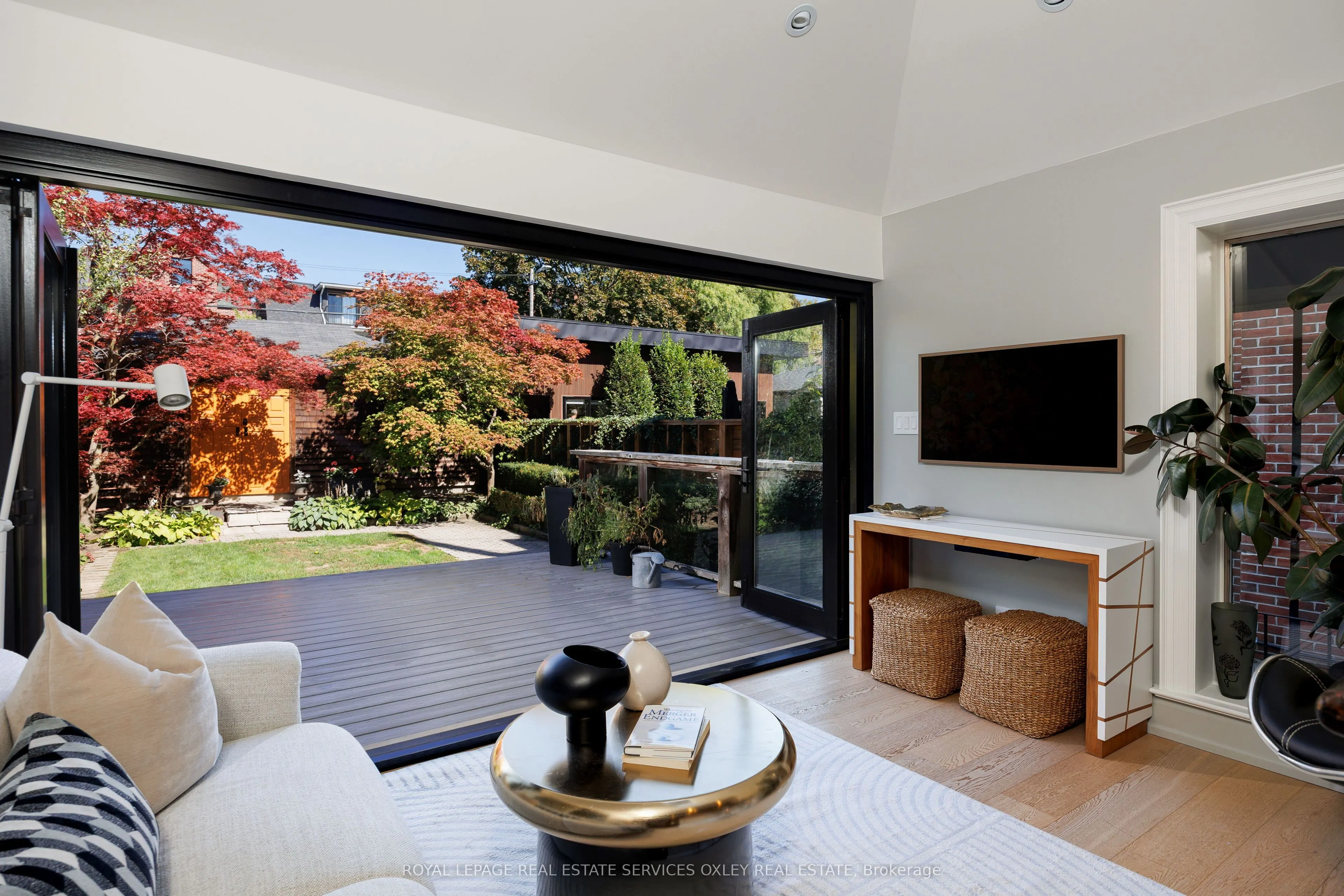 134 Roxborough Street W