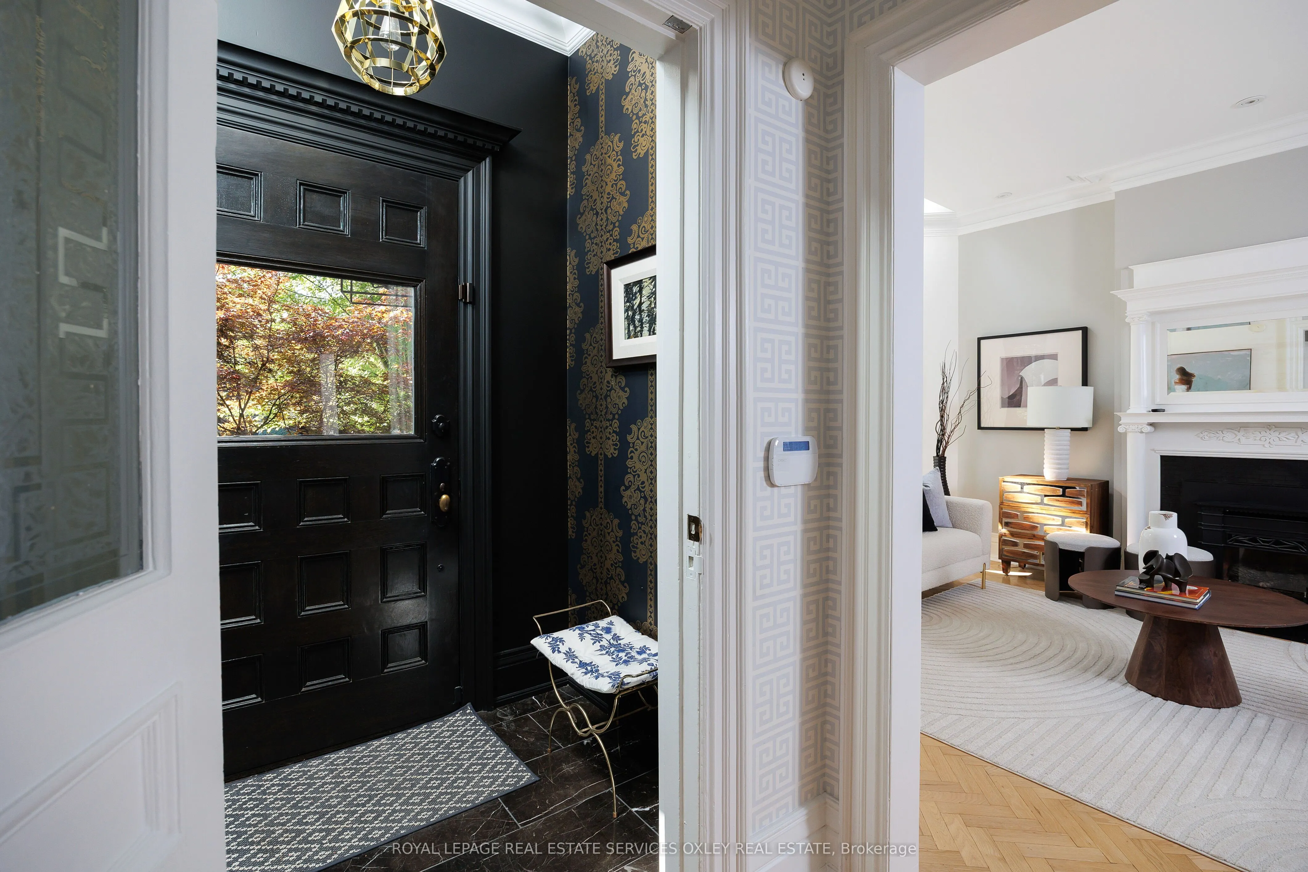 134 Roxborough Street W
