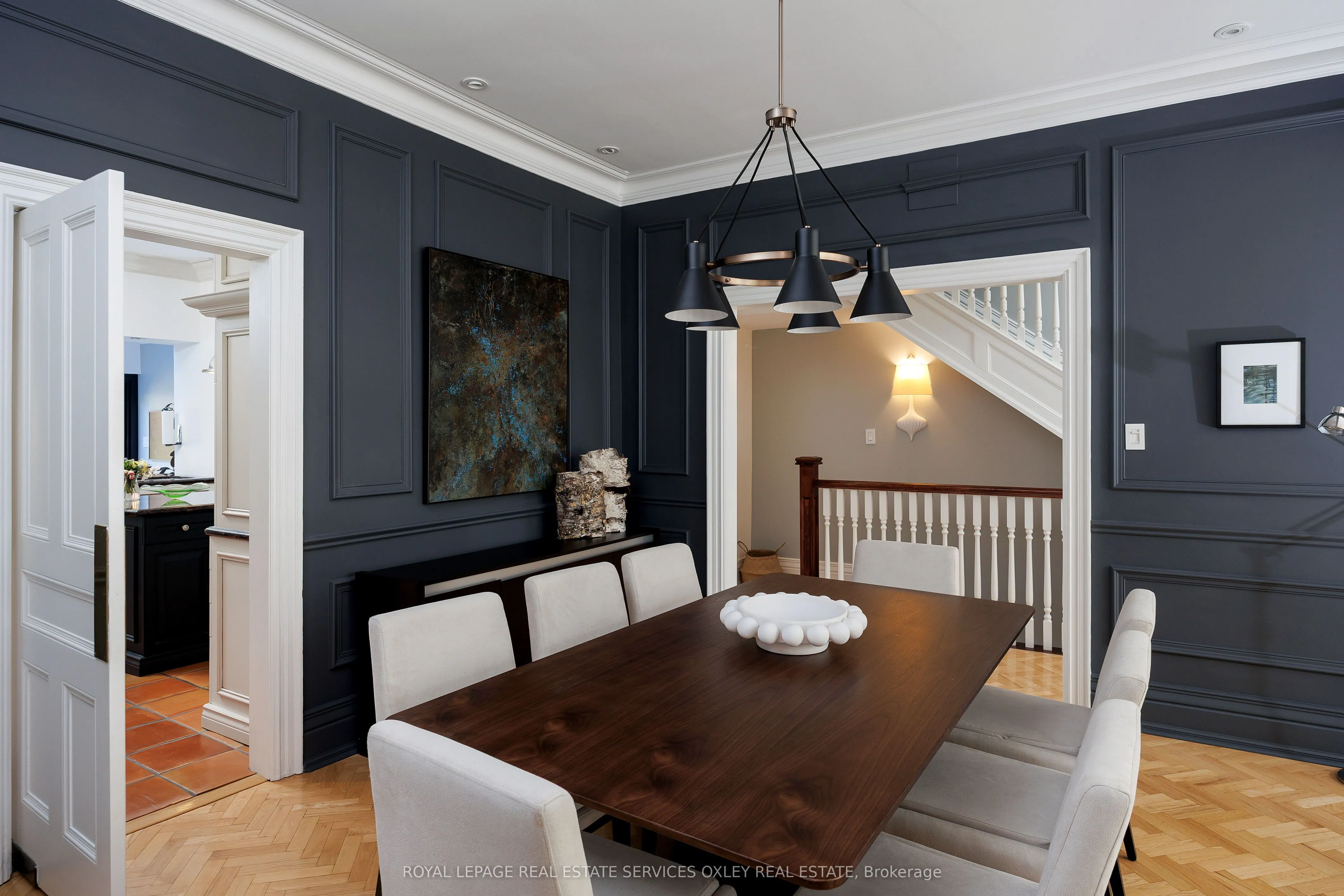 134 Roxborough Street W