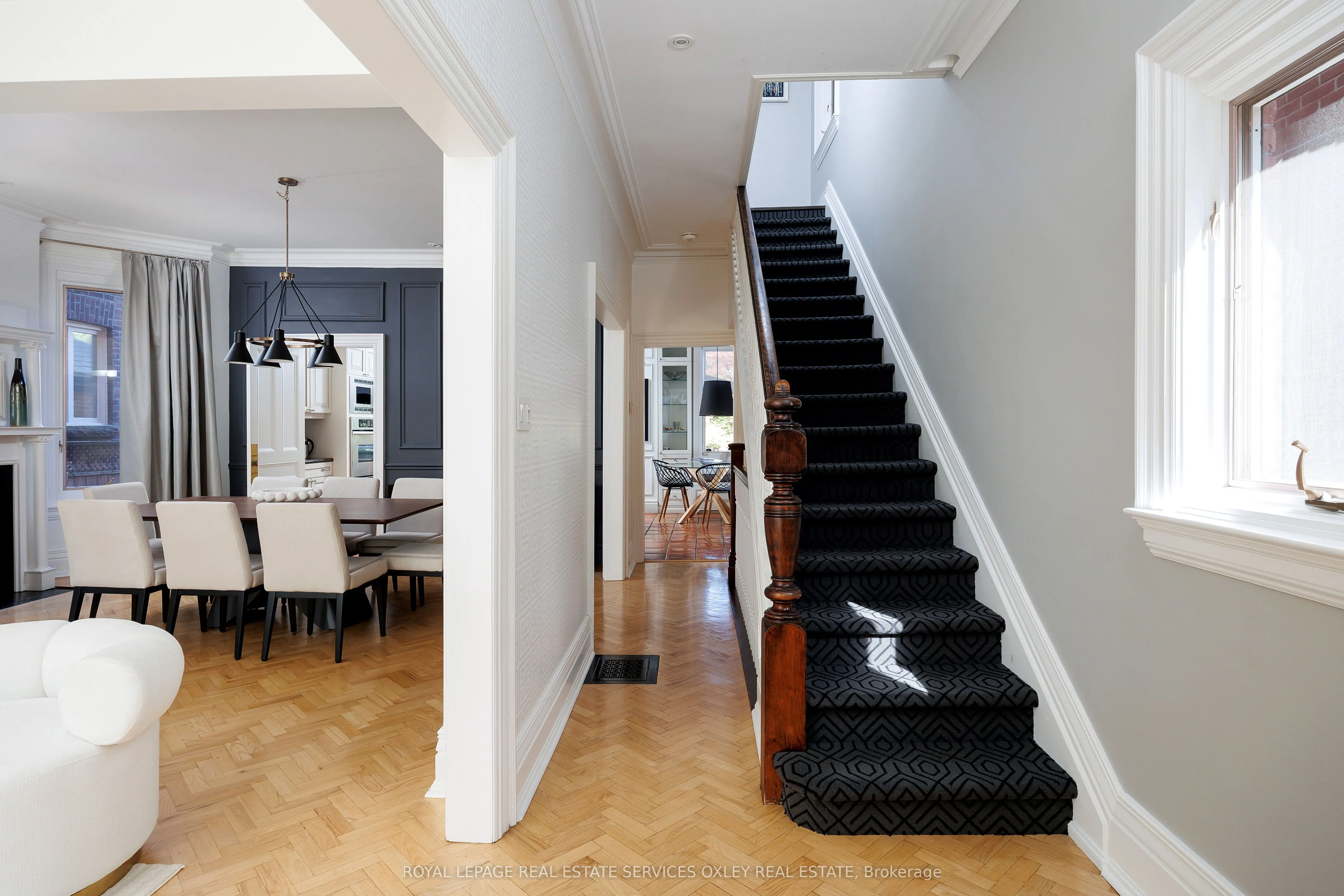 134 Roxborough Street W