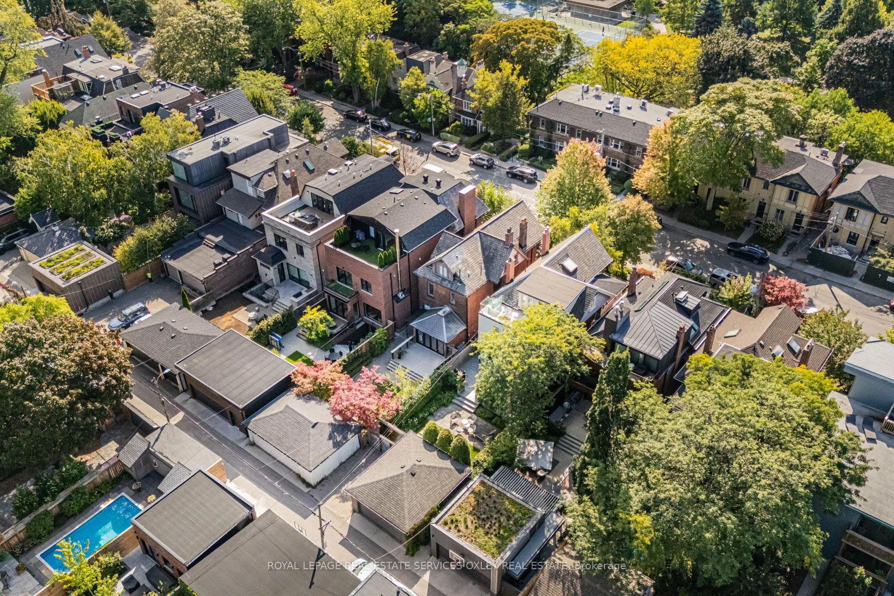 134 Roxborough Street W