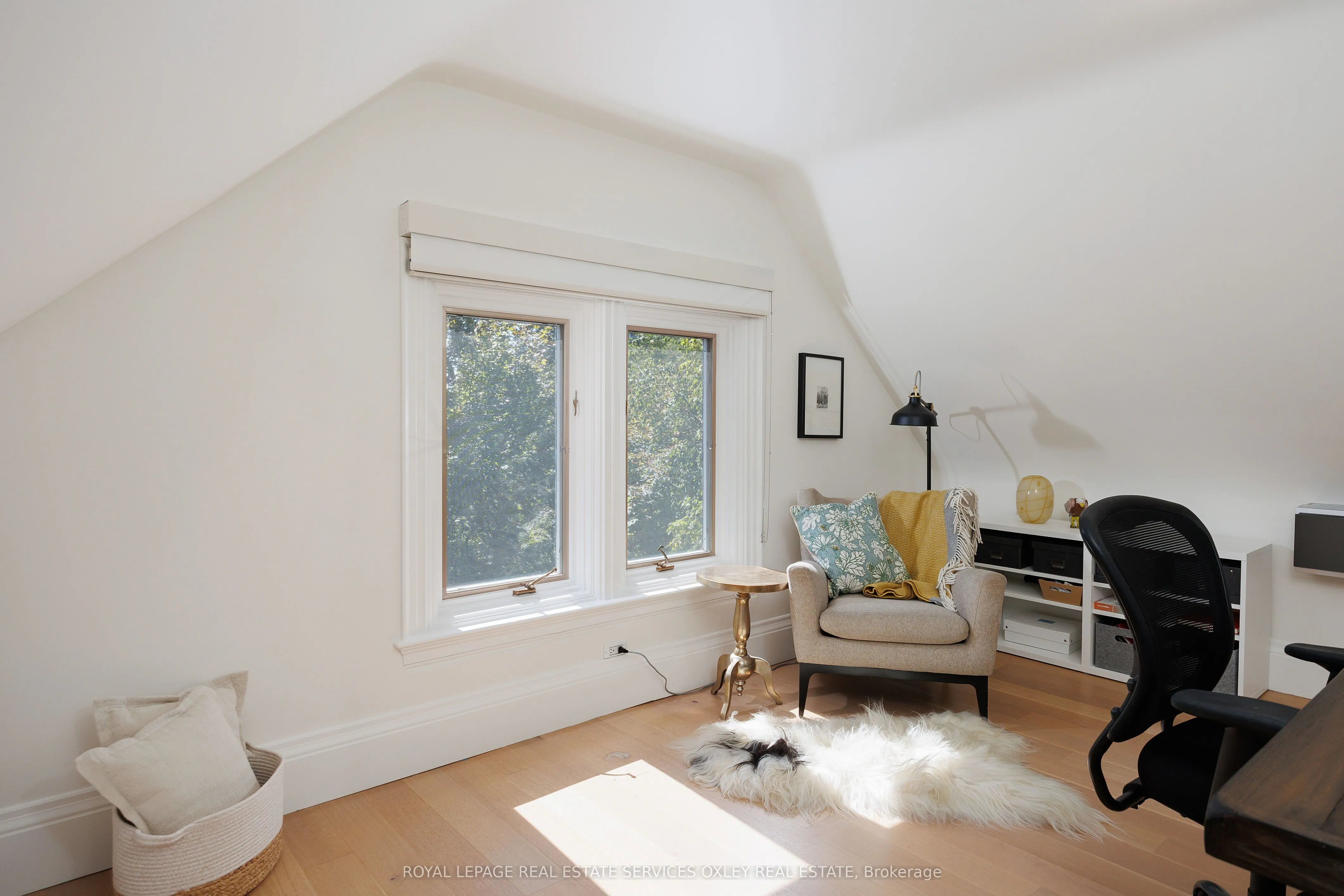134 Roxborough Street W
