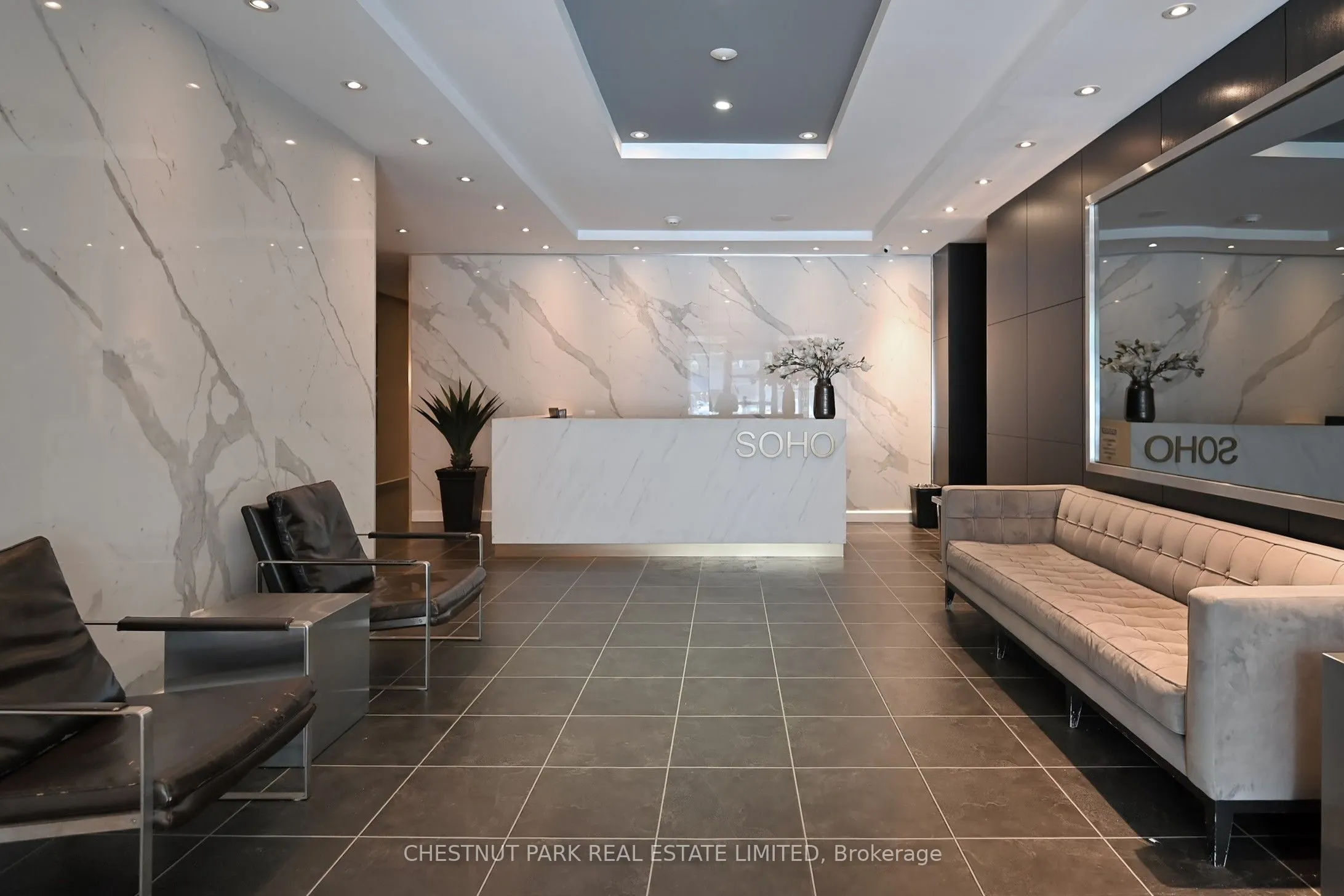 350 Wellington Street W, #G06