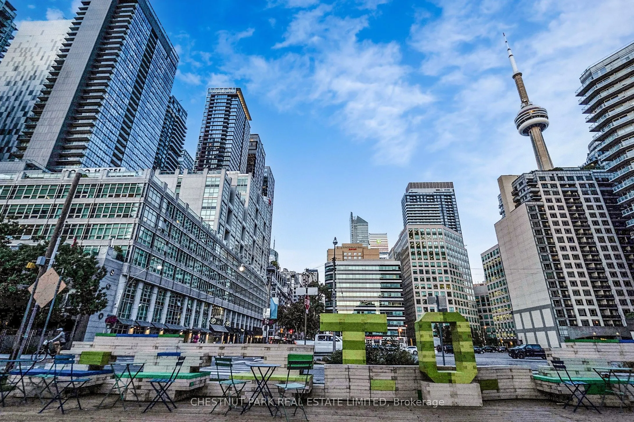 350 Wellington Street W, #G06