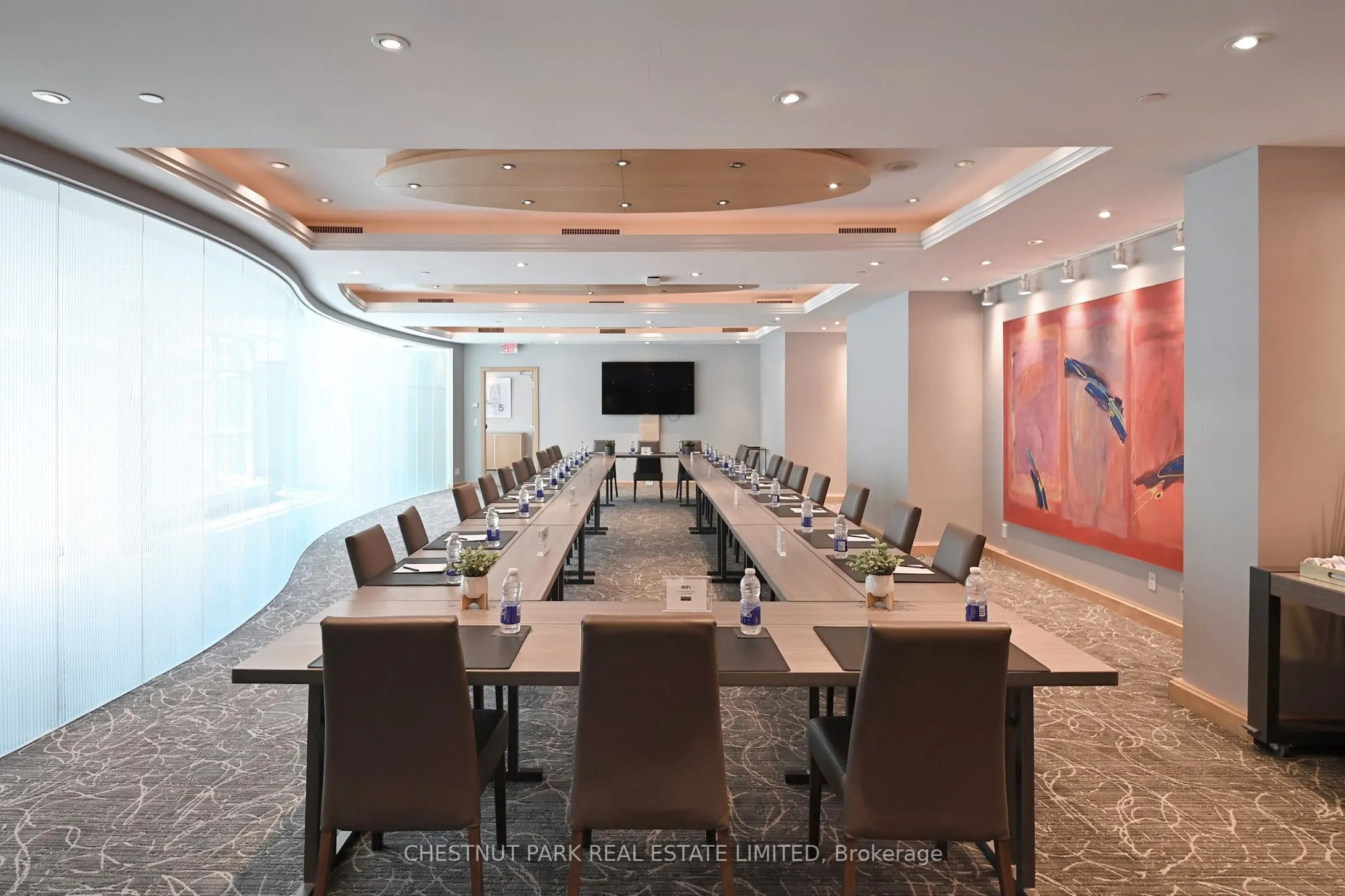 350 Wellington Street W, #G06