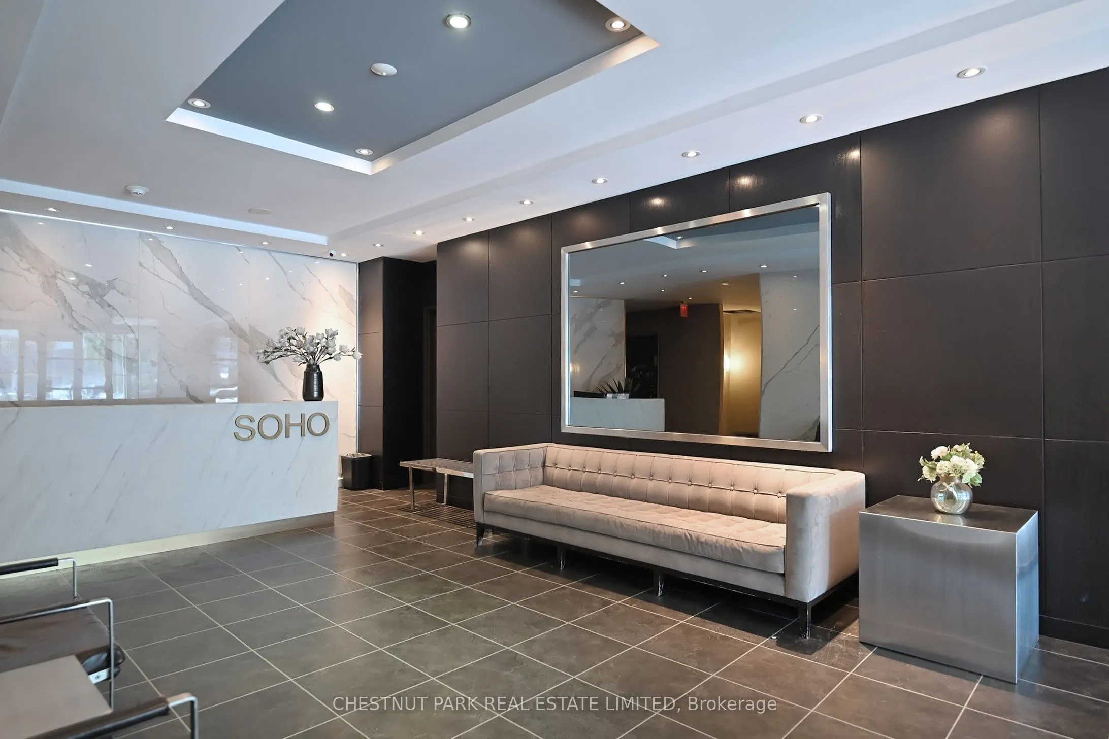 350 Wellington Street W, #G06