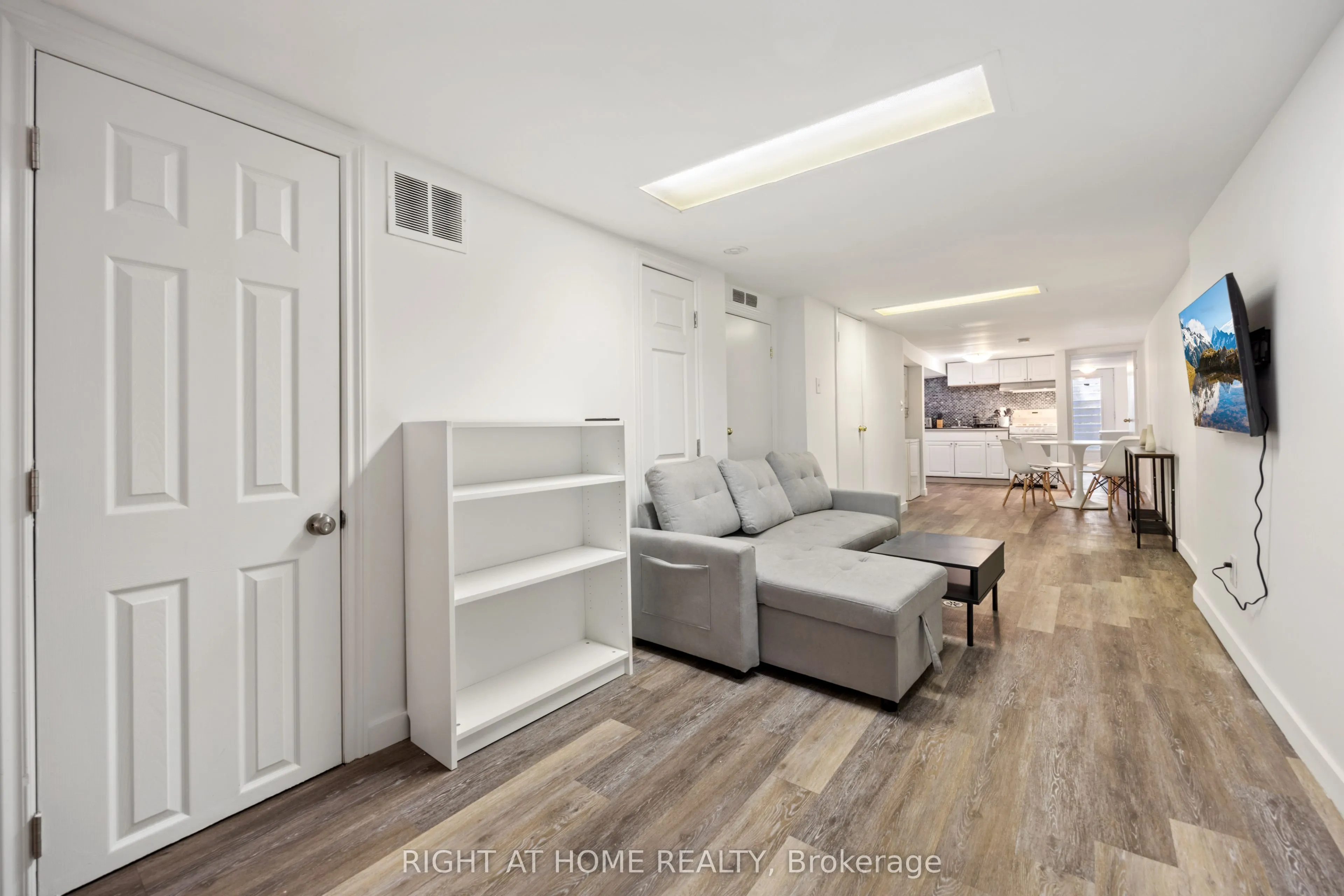 124 Argyle Street, #Basement